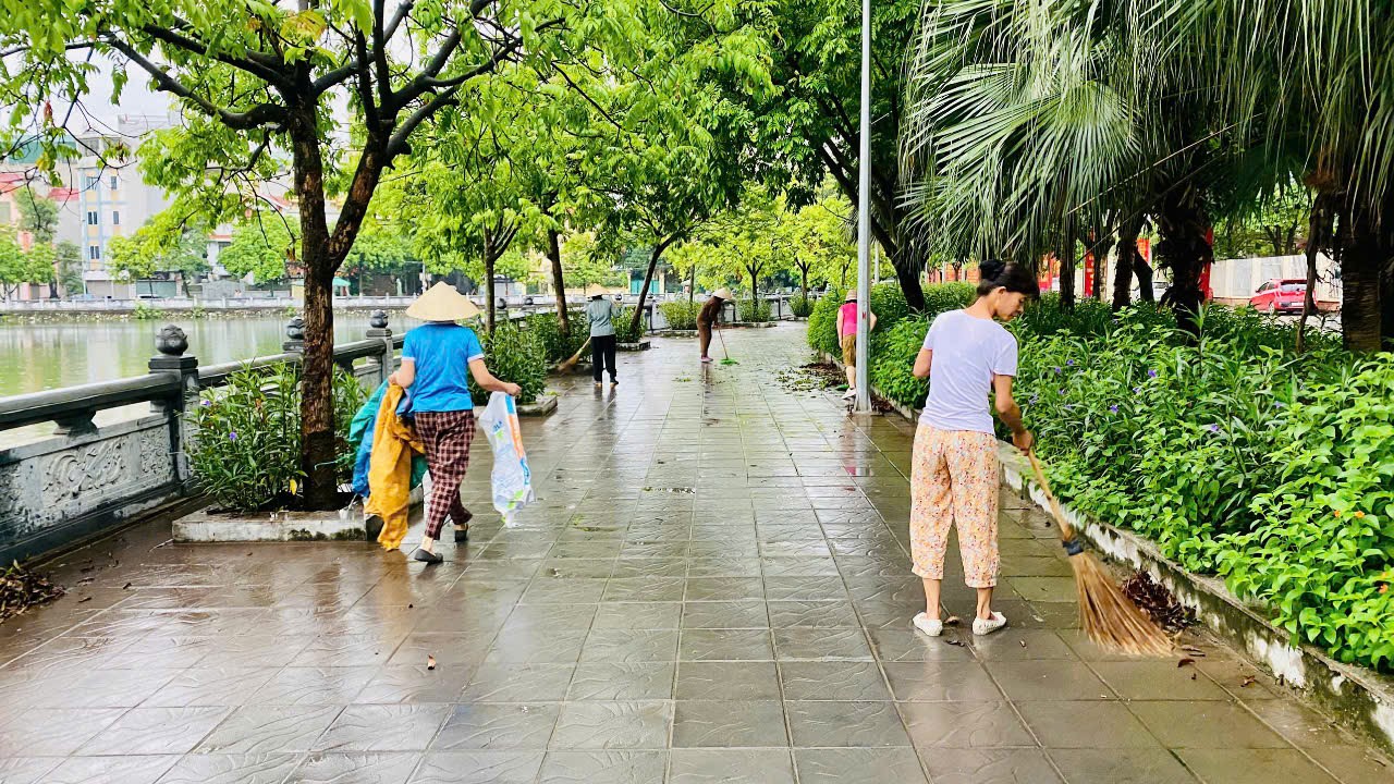 Các xã, phường đồng loạt ra quân tổng vệ sinh môi trường cho buổi lễ công bố vận hành chính quyền 2 cấp - ảnh 4