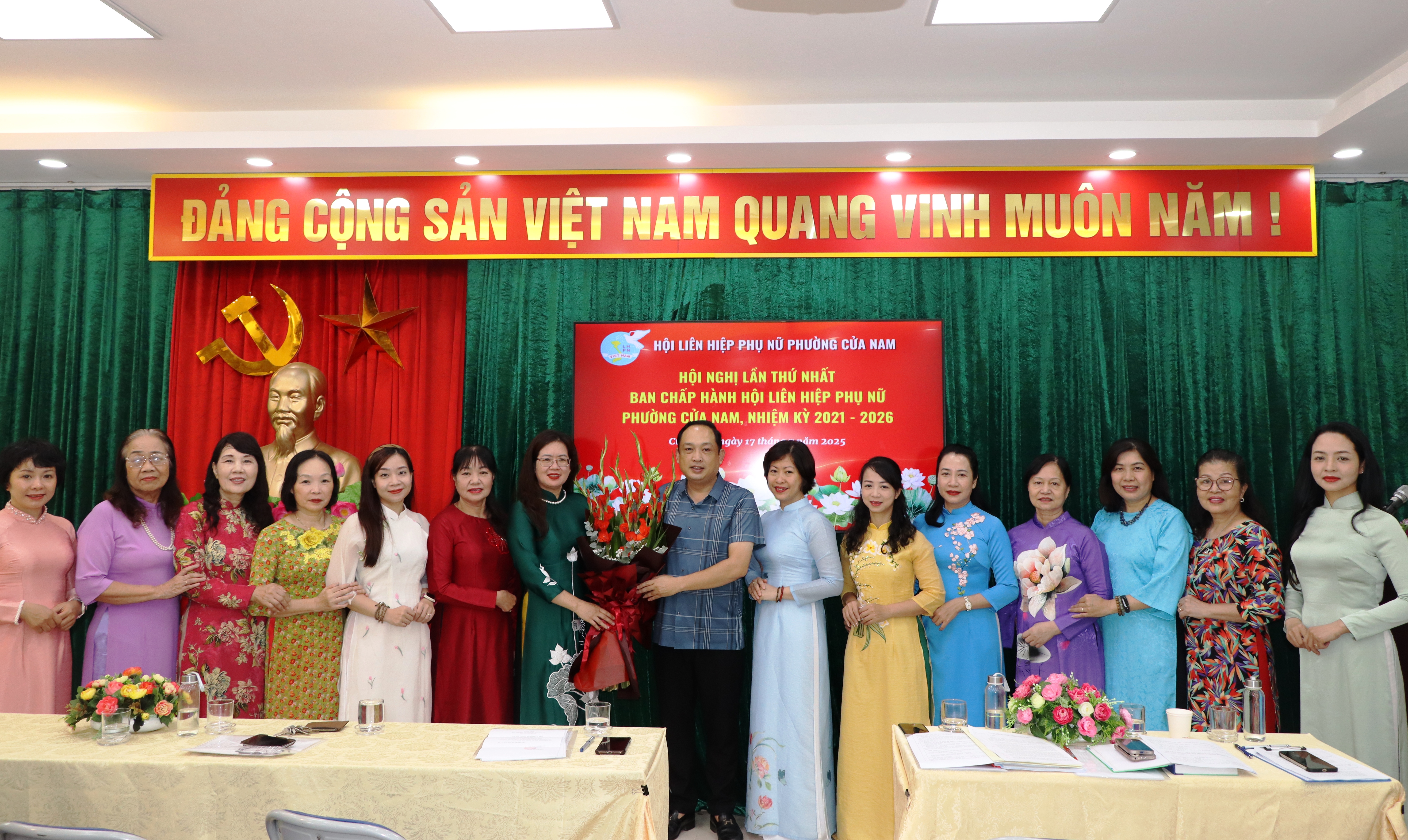 Phụ nữ phường Cửa Nam tích cực tham gia xây dựng Đảng và hệ thống chính trị - ảnh 1