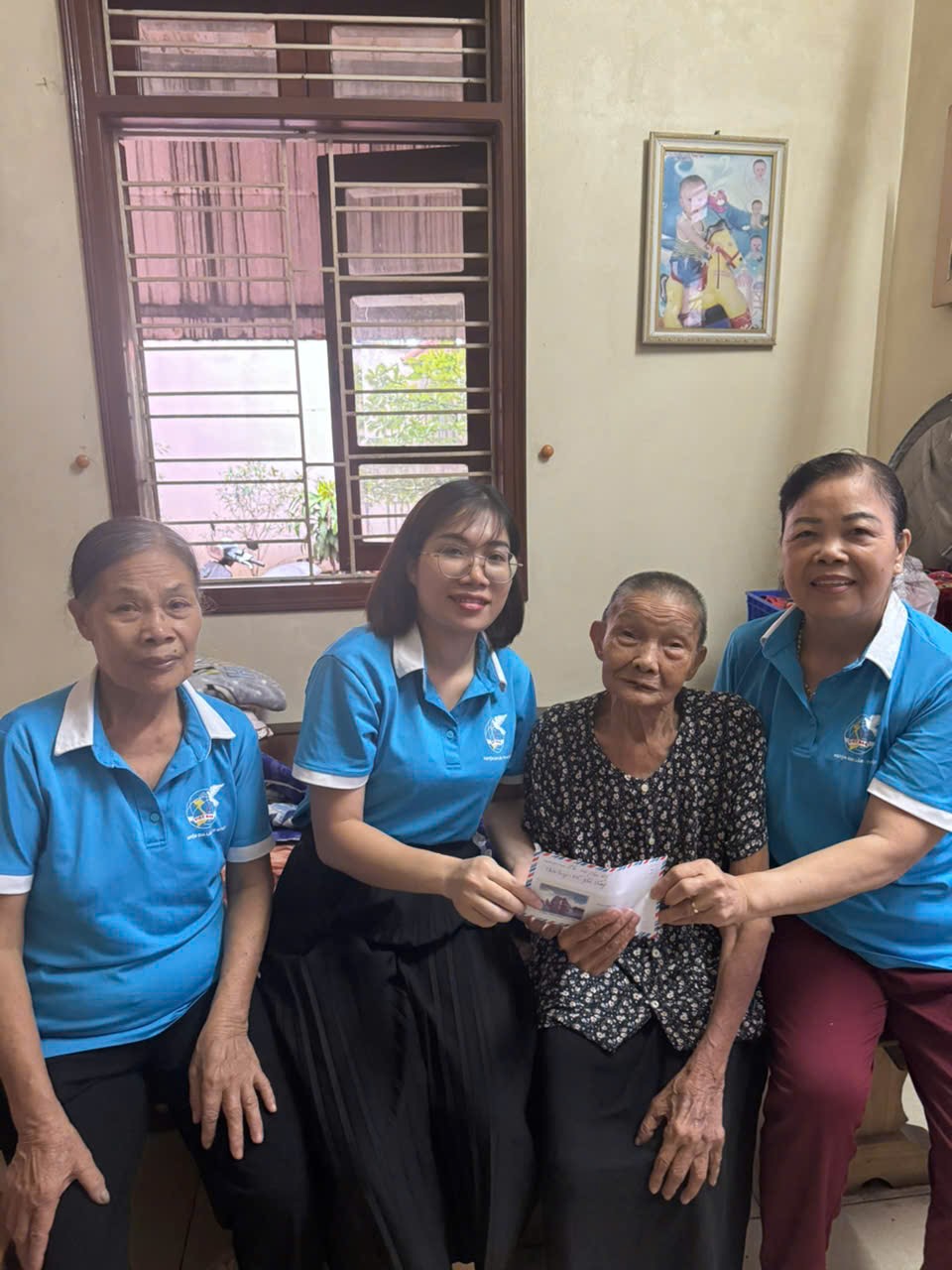 Hội LHPN xã Phù Đổng, Hà Nội có nhiều hoạt động nghĩa tình tháng 7 - ảnh 4