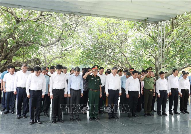 Tổng Bí thư Tô Lâm dâng hương tưởng niệm các Anh hùng, Liệt sĩ tại Điện Biên - ảnh 4