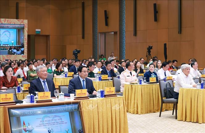 Thủ tướng chủ trì Hội nghị tổng kết Chương trình và Phong trào thi đua 'Cả nước chung tay xóa nhà tạm, nhà dột nát' - ảnh 2