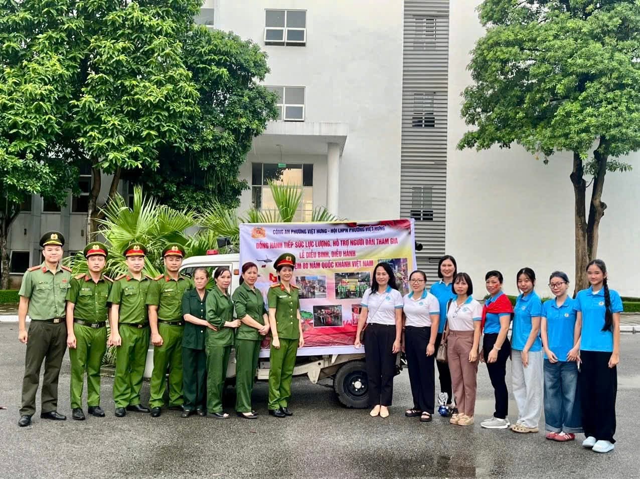 Phụ nữ phường Việt Hưng, Hà Nội đồng hành hỗ trợ lực lượng làm nhiệm vụ A80 - ảnh 2