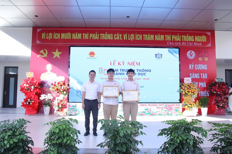 Xã Phù Đổng, TP Hà Nội: Hơn 20.000 học sinh tham dự Lễ khai giảng năm học mới 2025-2026 - ảnh 3