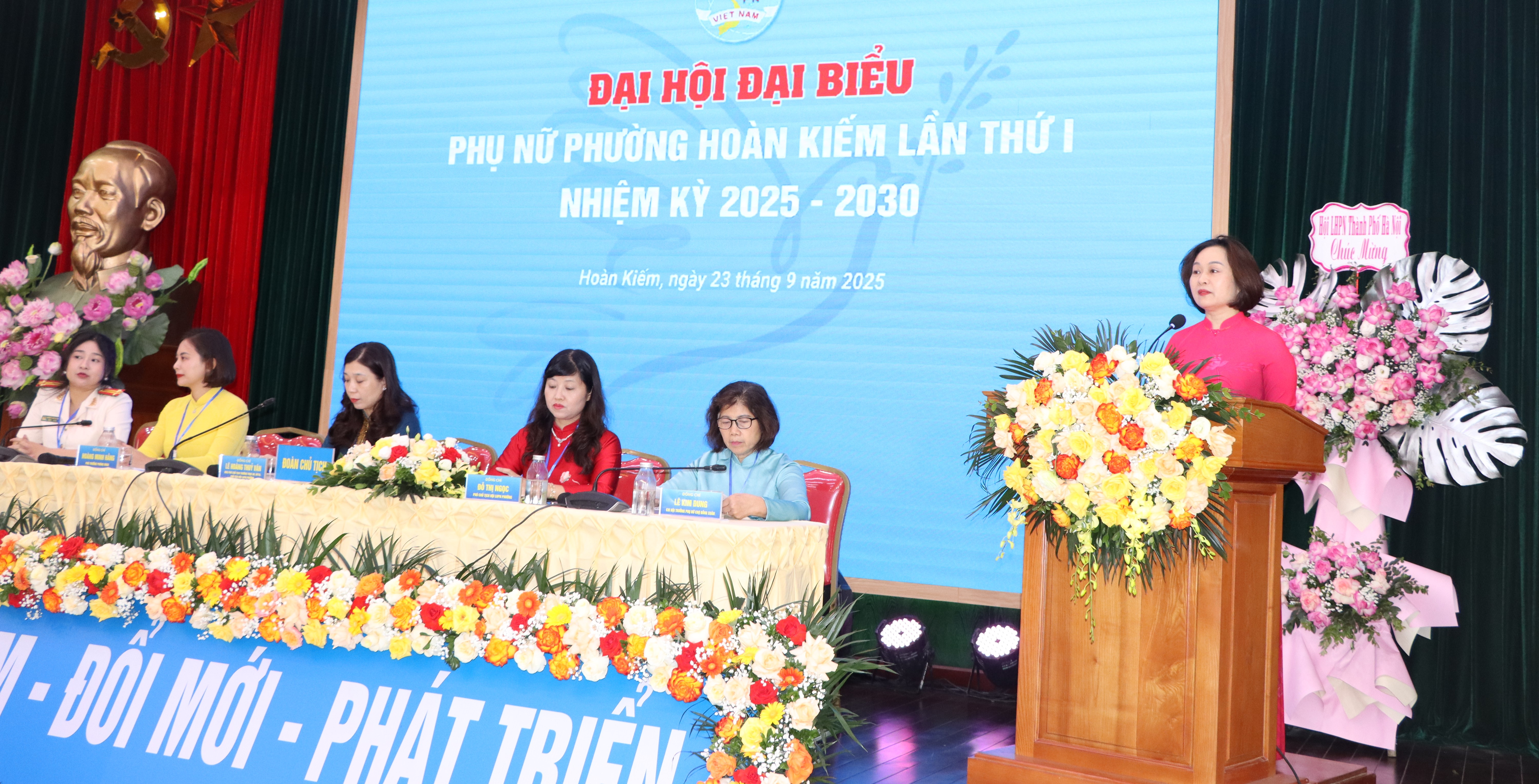 Phụ nữ Hoàn Kiếm thực hiện tốt việc ứng dụng chuyển đổi số trong tổ chức hoạt động Hội và kết nối với hội viên phụ nữ - ảnh 6