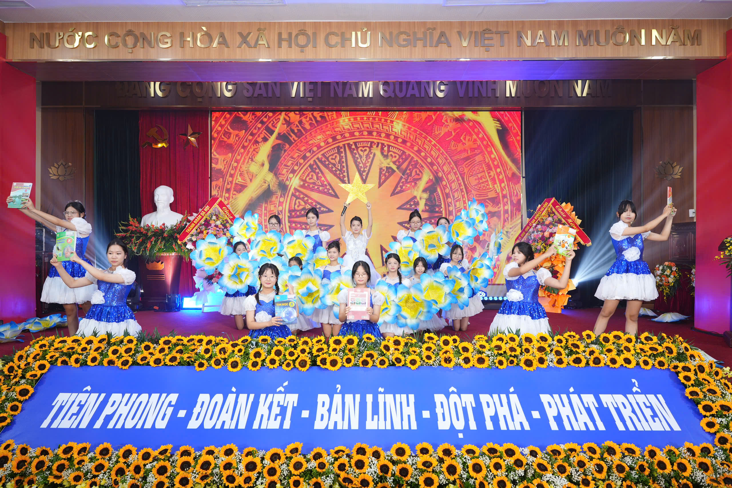 UBND xã Phù Đổng: Khai mạc Tuần lễ học tập suốt đời - ảnh 3
