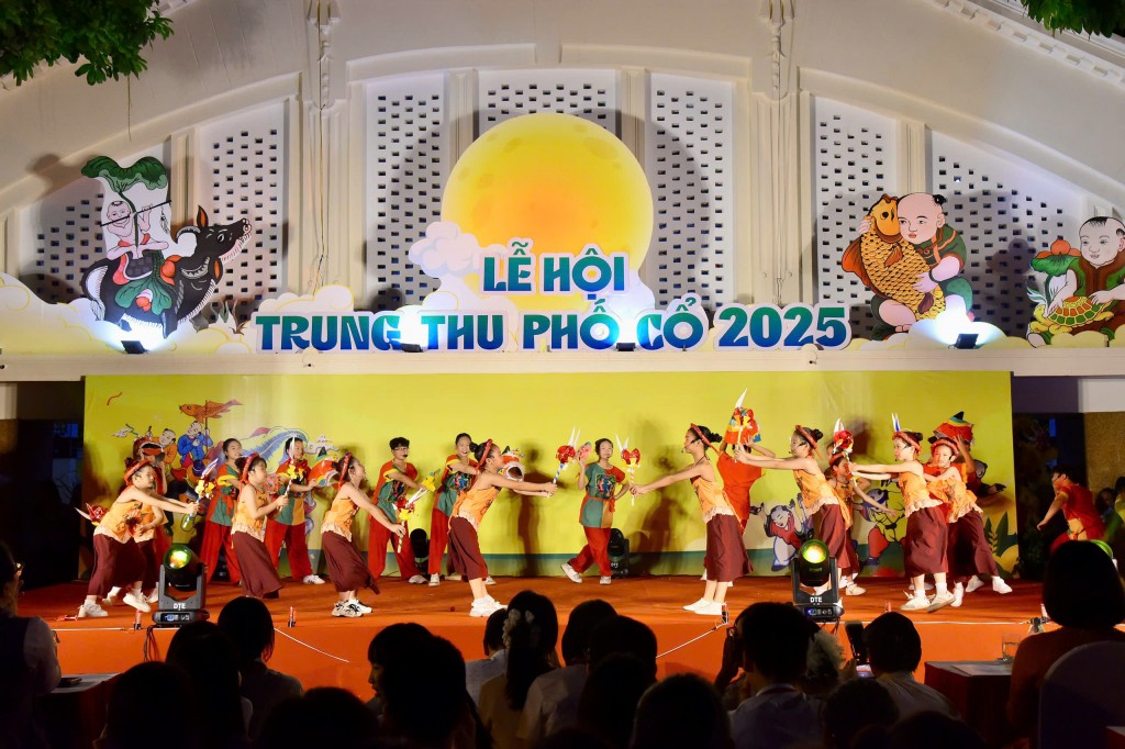 Phường Hoàn Kiếm: Nhiều hoạt động ý nghĩa tại Lễ hội Trung thu phố cổ Hà Nội năm 2025 - ảnh 1