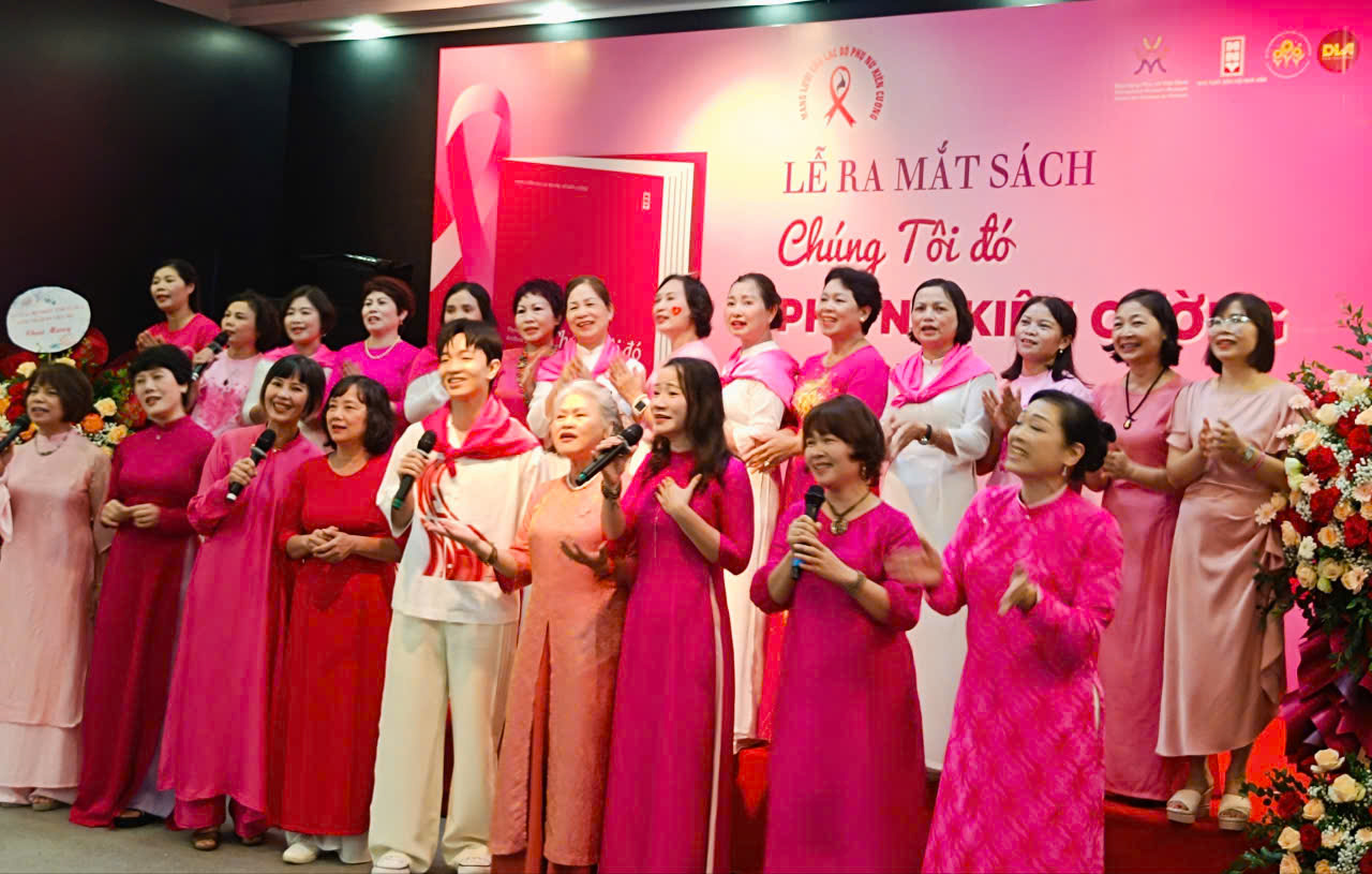 Ra mắt sách ảnh “Chúng tôi đó - Phụ nữ kiên cường”, viết tiếp câu chuyện về niềm tin và nghị lực sống - ảnh 1
