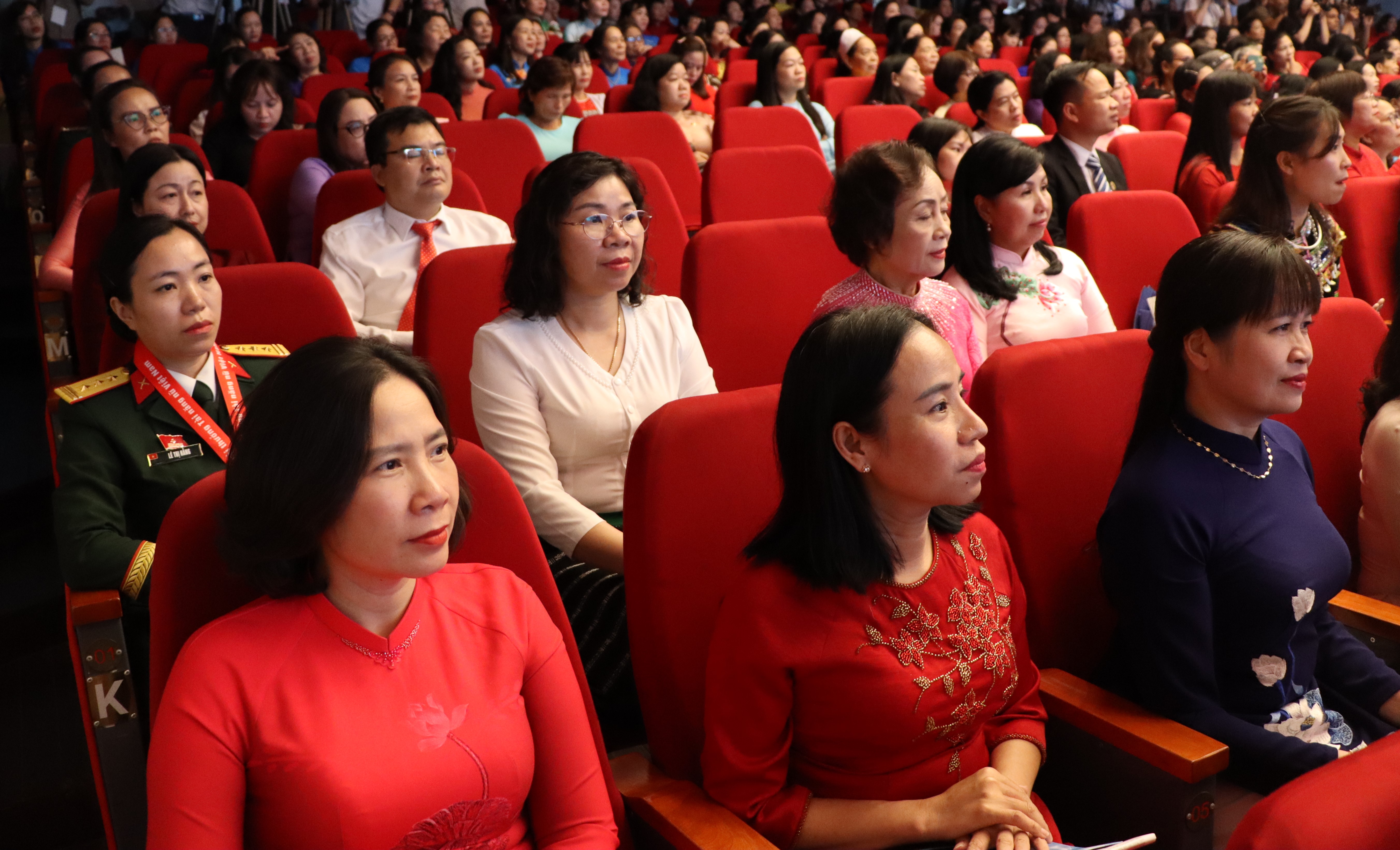 Phụ nữ Việt Nam phát huy truyền thống, bản lĩnh, trí tuệ góp phần xây dựng một đất nước hùng cường, phát triển - ảnh 3