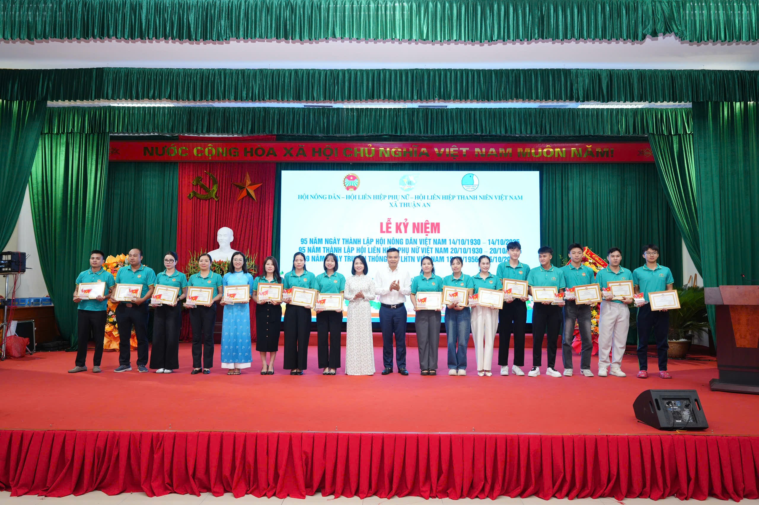 Xã Thuận An tổ chức Lễ kỷ niệm ngày thành lập Hội và khen thưởng các tập thể, cá nhân tiêu biểu - ảnh 8