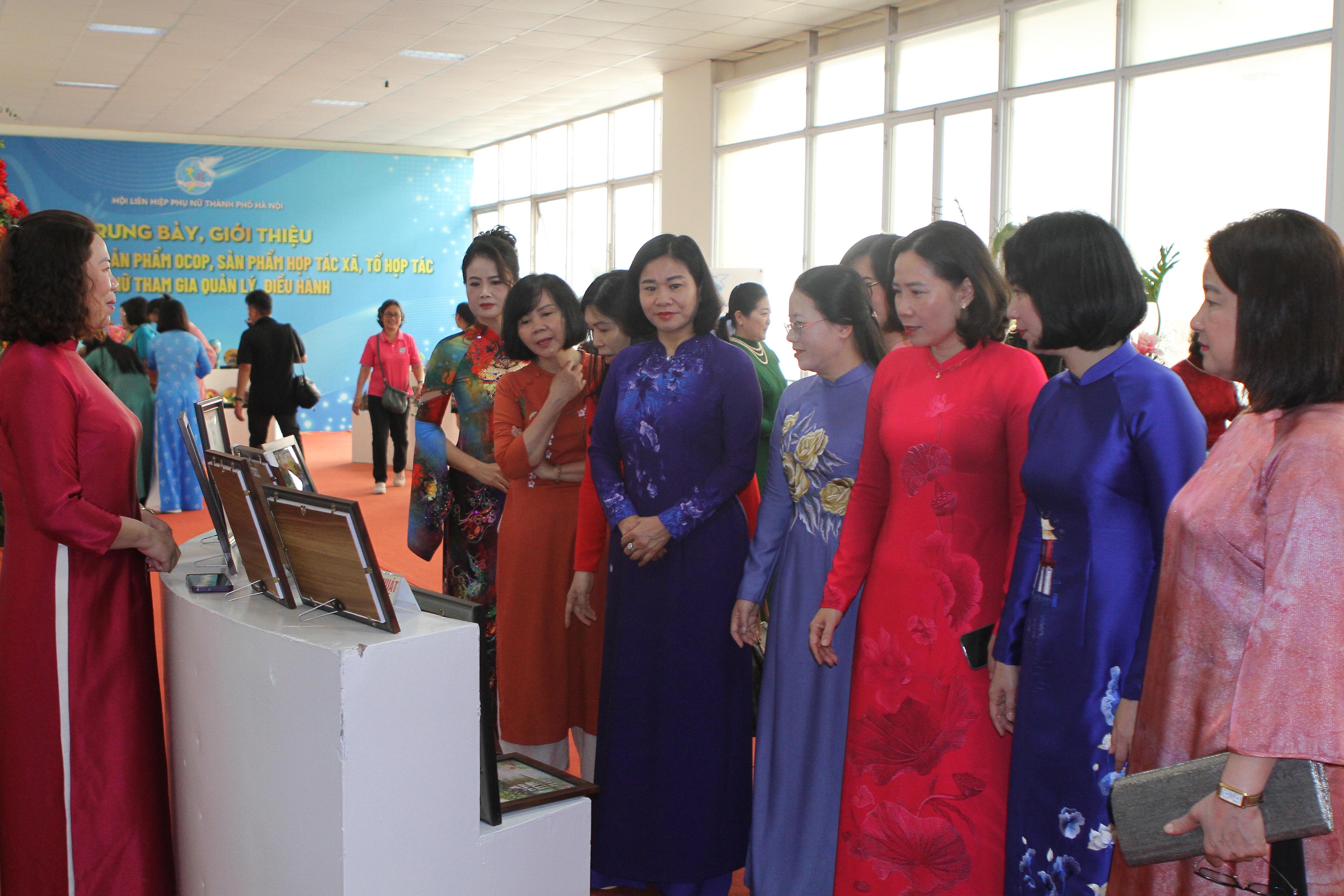 Phụ nữ Thủ đô tự hào với những dấu ấn lịch sử trong 95 năm qua - ảnh 1
