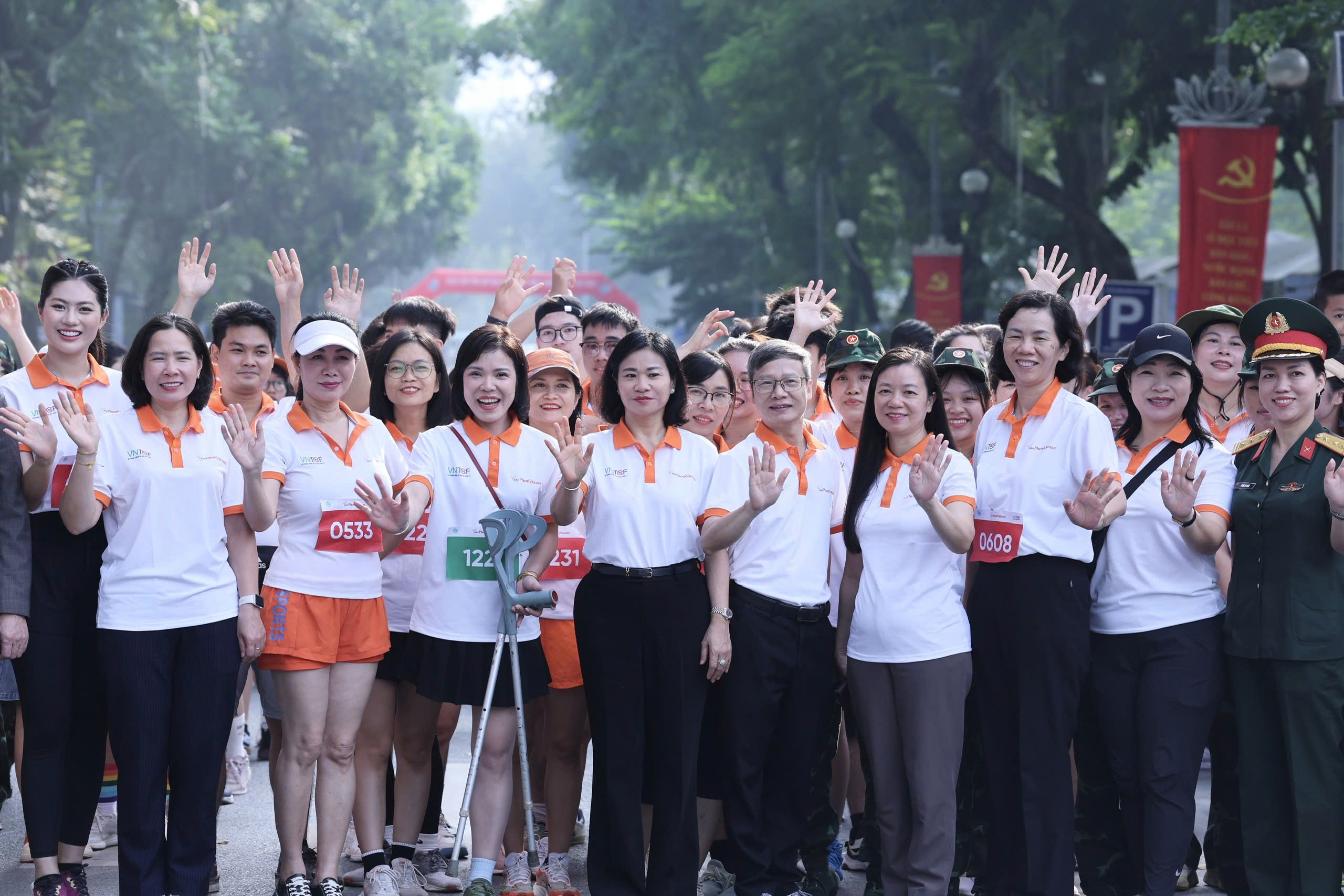 Hơn 1.000 vận động viên tham gia giải “Phụ nữ chạy hưởng ứng Vì môi trường không khói thuốc“ - ảnh 2