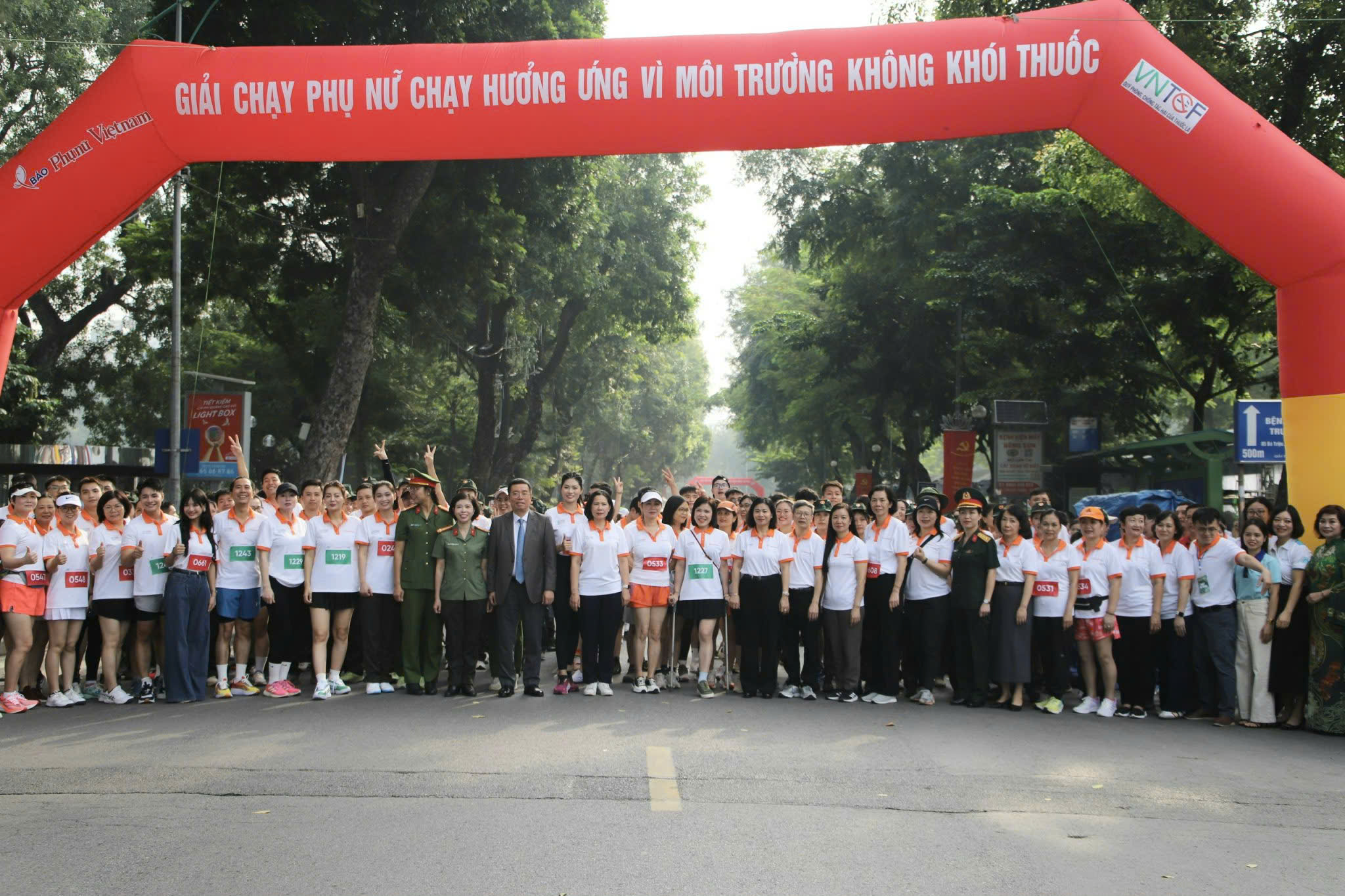 Hơn 1.000 vận động viên tham gia giải “Phụ nữ chạy hưởng ứng Vì môi trường không khói thuốc“ - ảnh 1