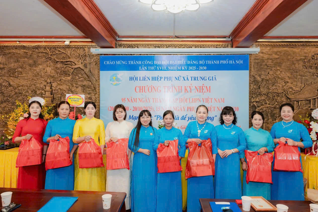 Hội LHPN xã Trung Giã khen thưởng 10 tập thể có thành tích xuất sắc trong đợt thi đua chào mừng Đại hội Đảng - ảnh 4