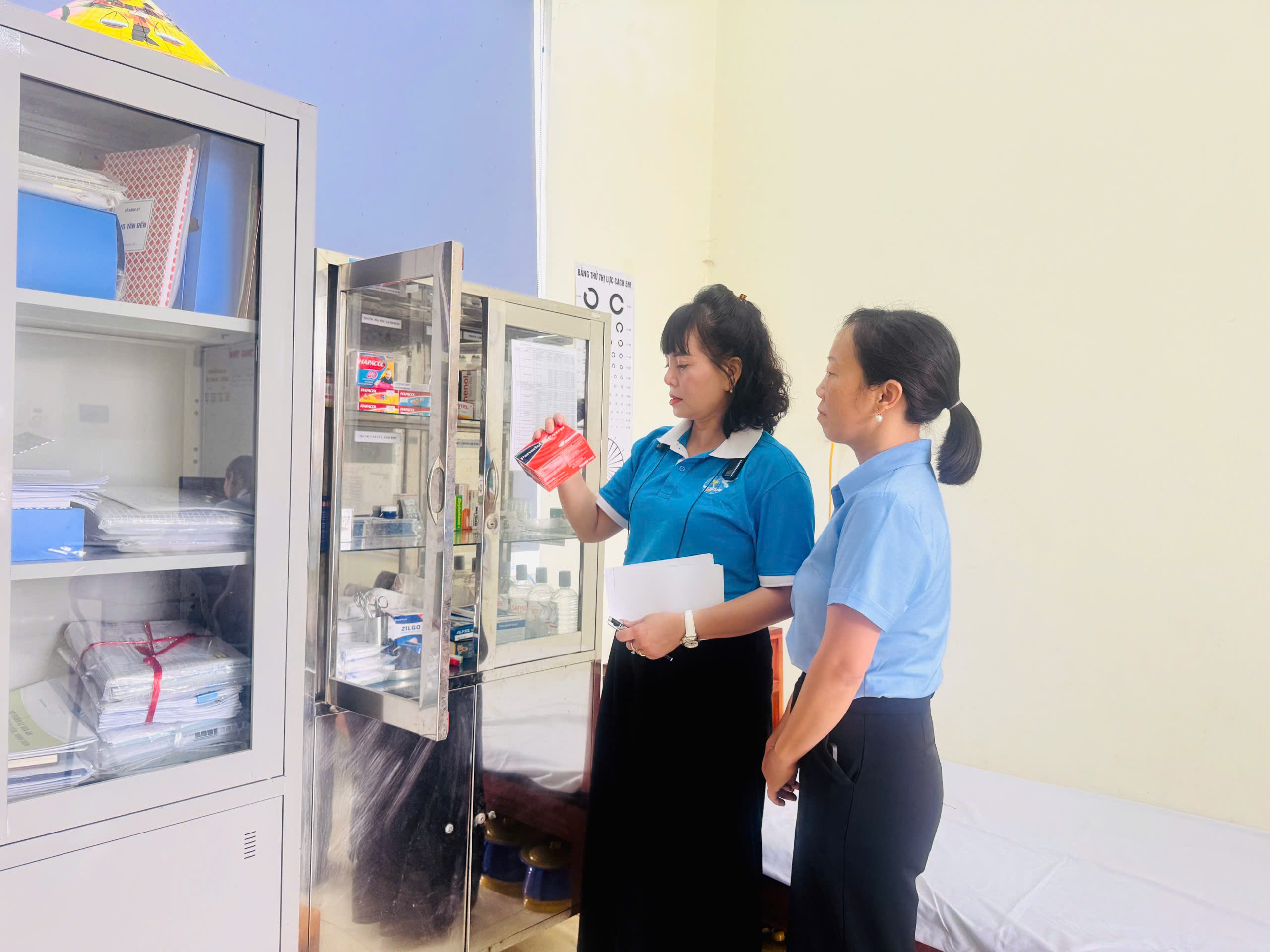 Hội LHPN xã Trung Giã tham gia giám sát công tác an toàn thực phẩm tại trường học - ảnh 3