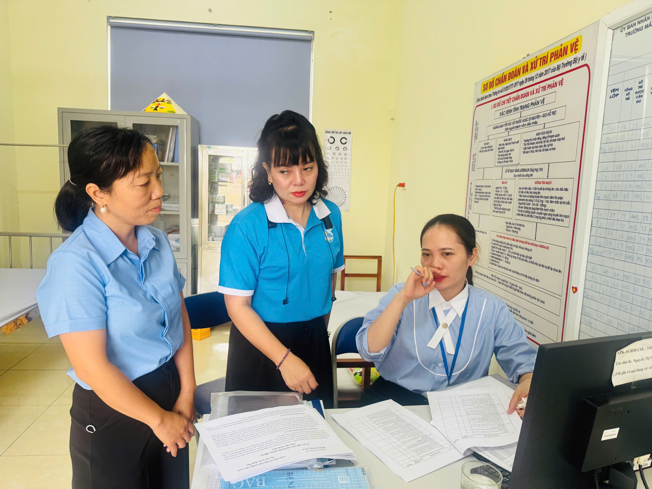 Hội LHPN xã Trung Giã tham gia giám sát công tác an toàn thực phẩm tại trường học - ảnh 2