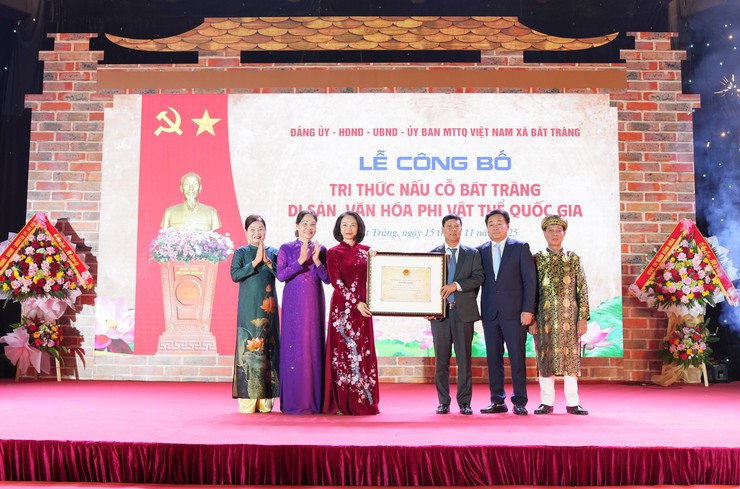 “Tri thức nấu cỗ Bát Tràng” vào Danh mục Di sản văn hóa phi vật thể quốc gia - ảnh 1