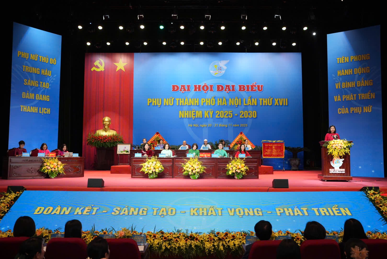 Phụ nữ thành phố Hà Nội phải đi đầu, trở thành điểm sáng, dẫn dắt phụ nữ cả nước về chuyển đổi số - ảnh 4