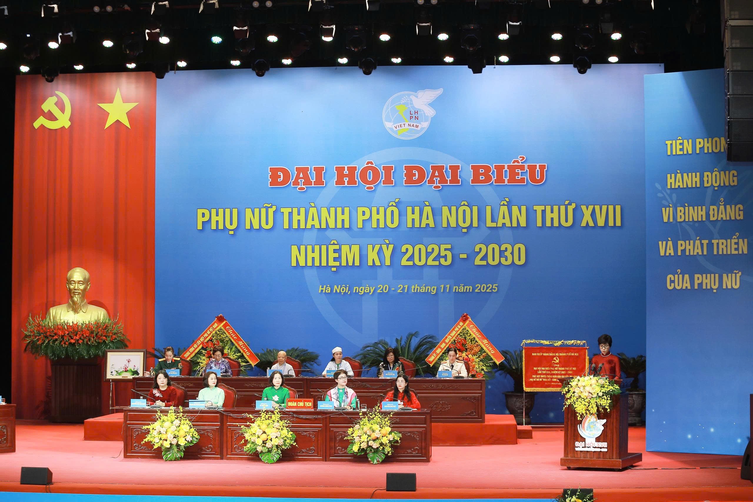 Phụ nữ Thủ đô sẽ tiếp tục tỏa sáng, là biểu tượng của “Trung hậu - Sáng tạo - Đảm đang - Thanh lịch” - ảnh 1