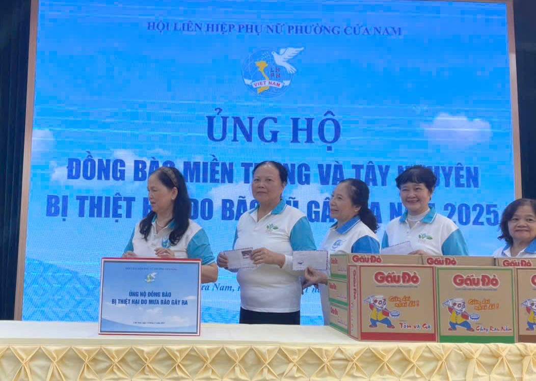 Hội LHPN phường Cửa Nam phát động ủng hộ đồng bào miền Trung - Tây Nguyên sau mưa lũ - ảnh 2