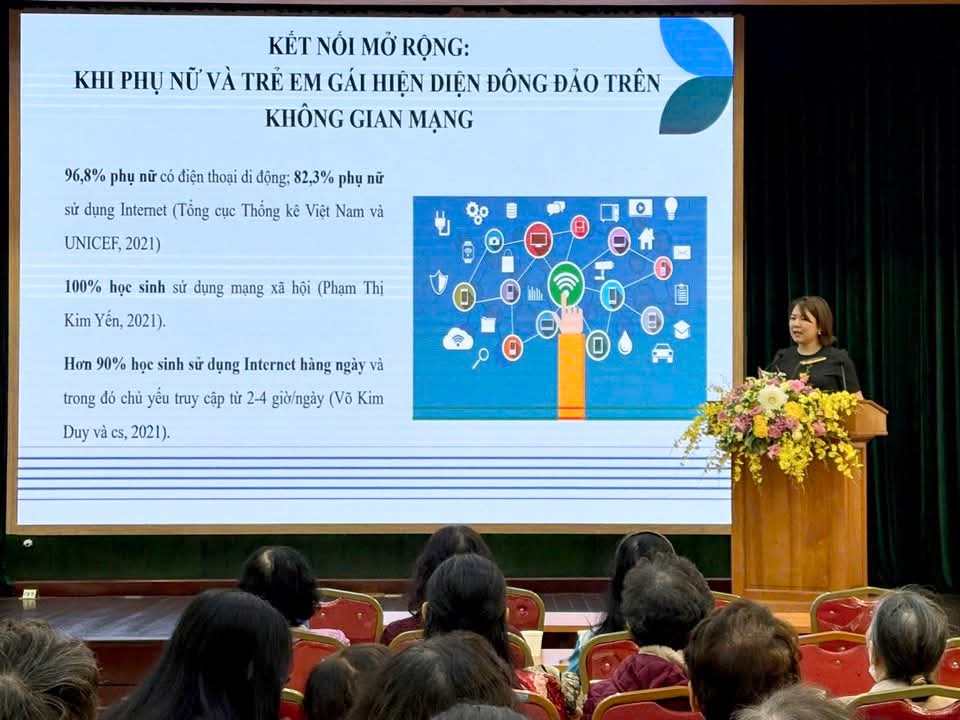 Hội LHPN phường Cửa Nam tập huấn nghiệp vụ công tác Hội cho 150 cán bộ phụ nữ - ảnh 3