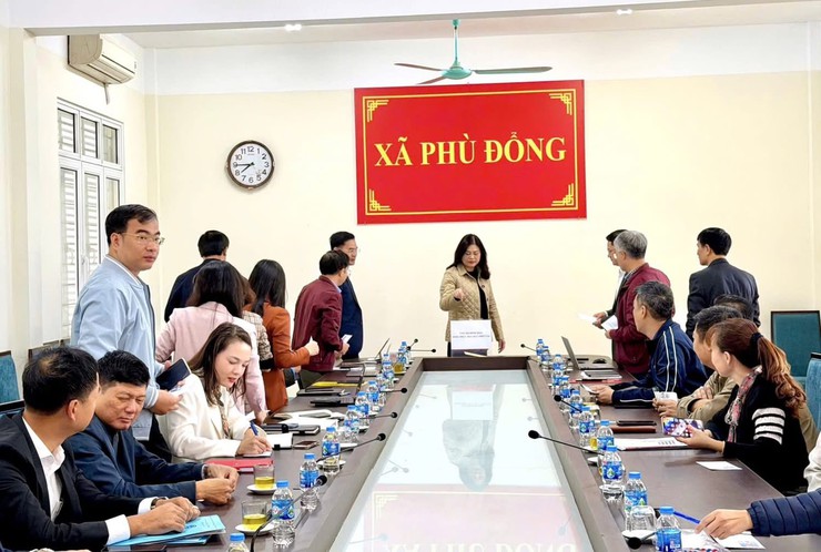 Xã Phù Đổng phát động ủng hộ đồng bào các tỉnh miền Trung – Tây Nguyên bị ảnh bởi mưa lũ - ảnh 1