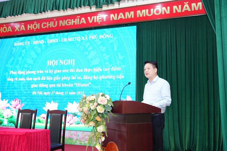 Xã Phù Đổng ký giao ước thi đua làm sạch dữ liệu giấy phép lái xe - ảnh 1