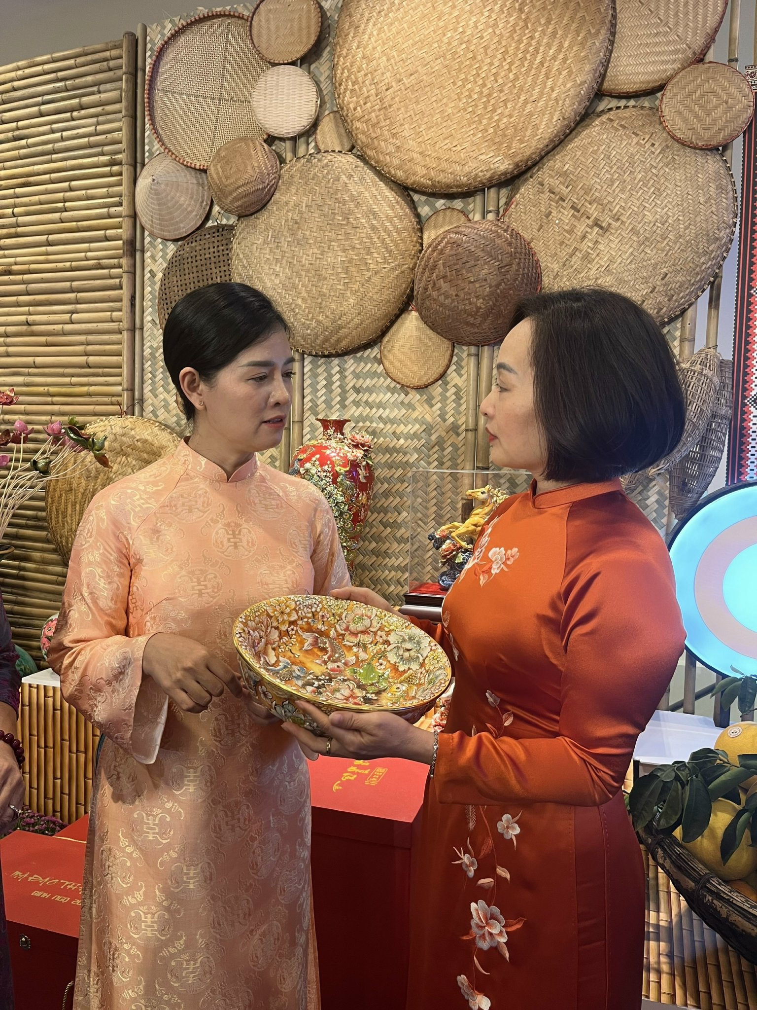 Hà Nội vinh dự có 2 tập thể và 2 cá nhân có thành tích xuất sắc trong thực hiện Đề án 939 - ảnh 3