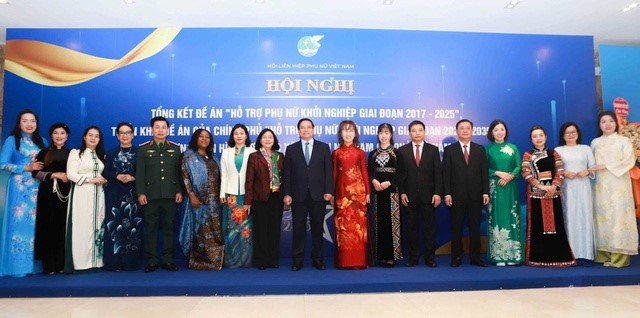 Thủ tướng Chính phủ Phạm Minh Chính bấm nút triển khai Đề án “Hỗ trợ phụ nữ khởi nghiệp giai đoạn 2026 - 2035“ - ảnh 1