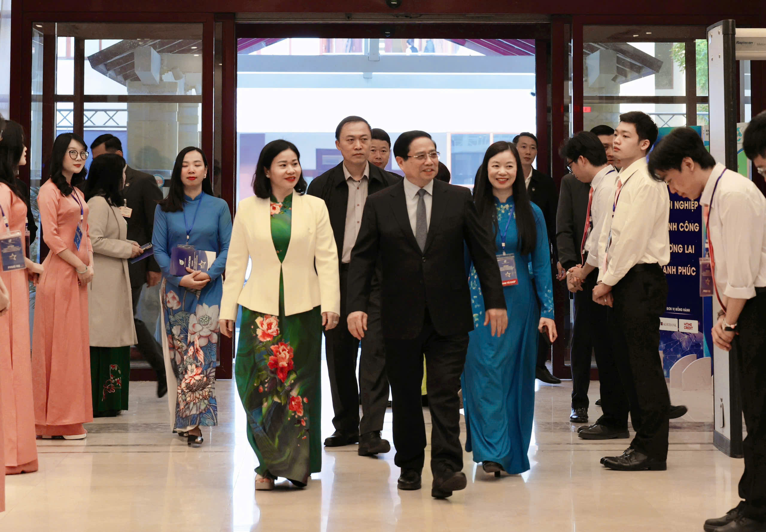 Minh chứng sống động cho tinh thần đổi mới, sáng tạo, vươn lên của phụ nữ Việt Nam - ảnh 1