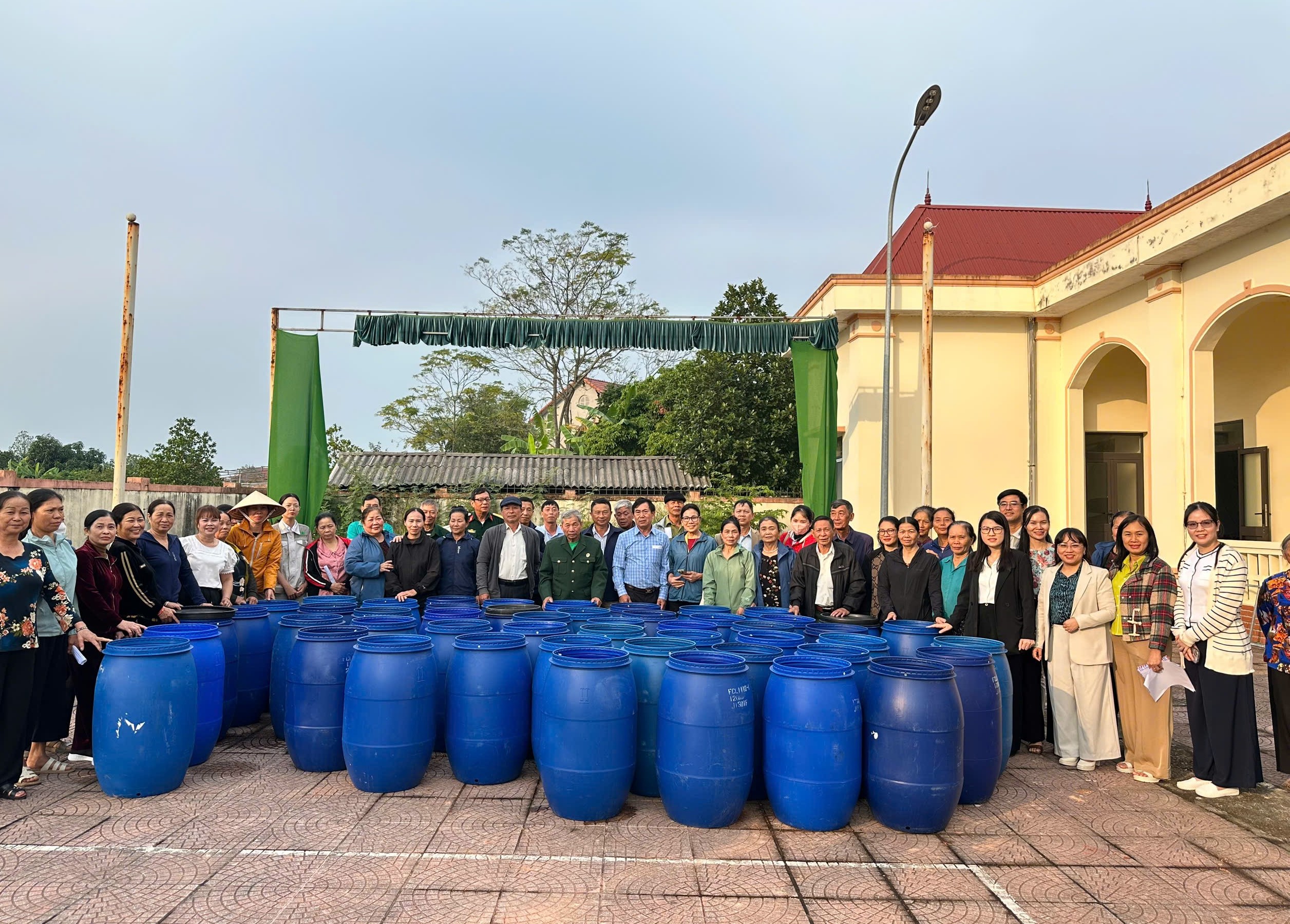 Tập huấn kiến thức về phân loại rác tại nguồn cho lực lượng nòng cốt của các đoàn thể và người dân - ảnh 2