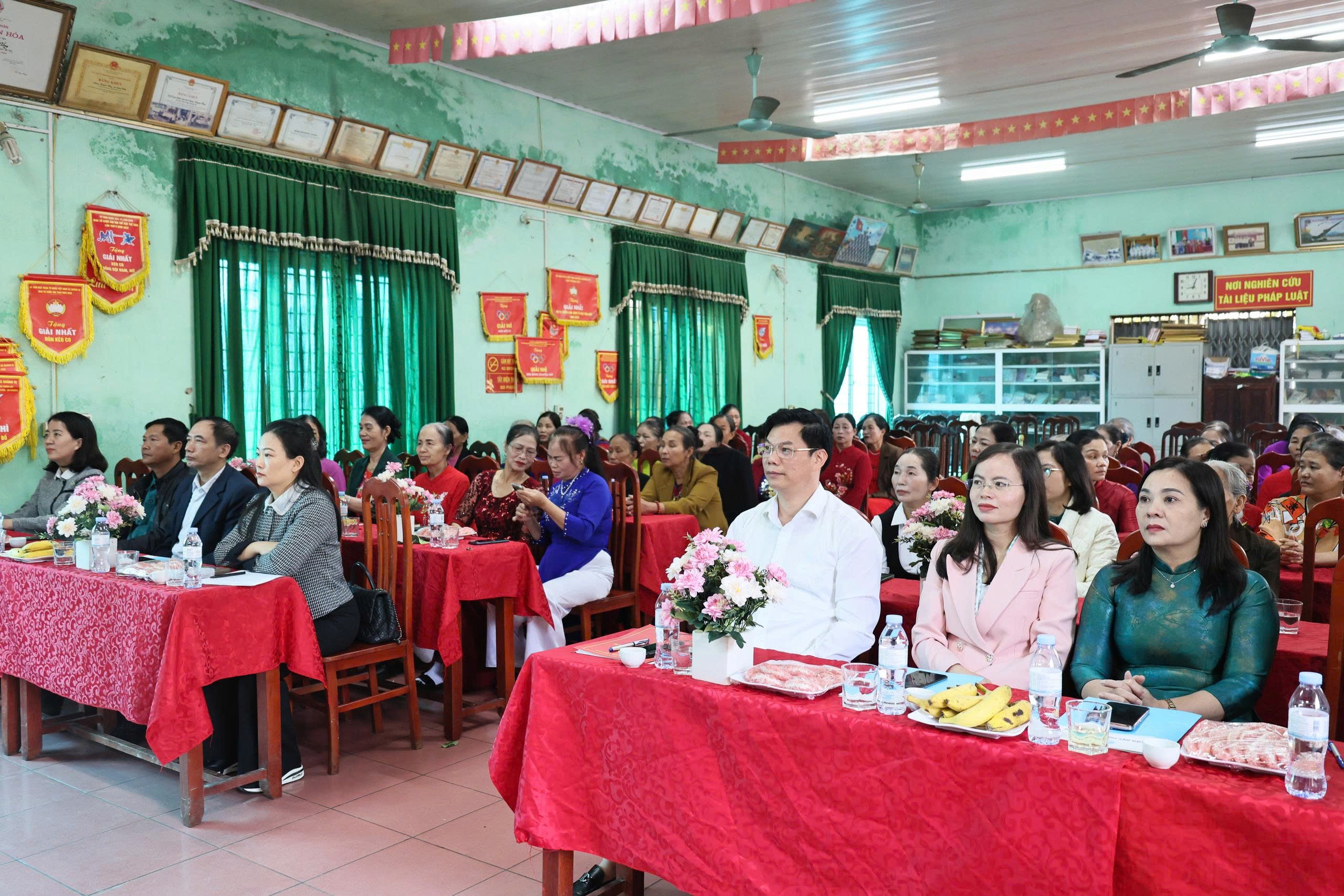 Ra mắt mô hình “Thu gom, phân loại rác xây dựng gia đình 3 sạch” tại xã Quảng Bị - ảnh 1