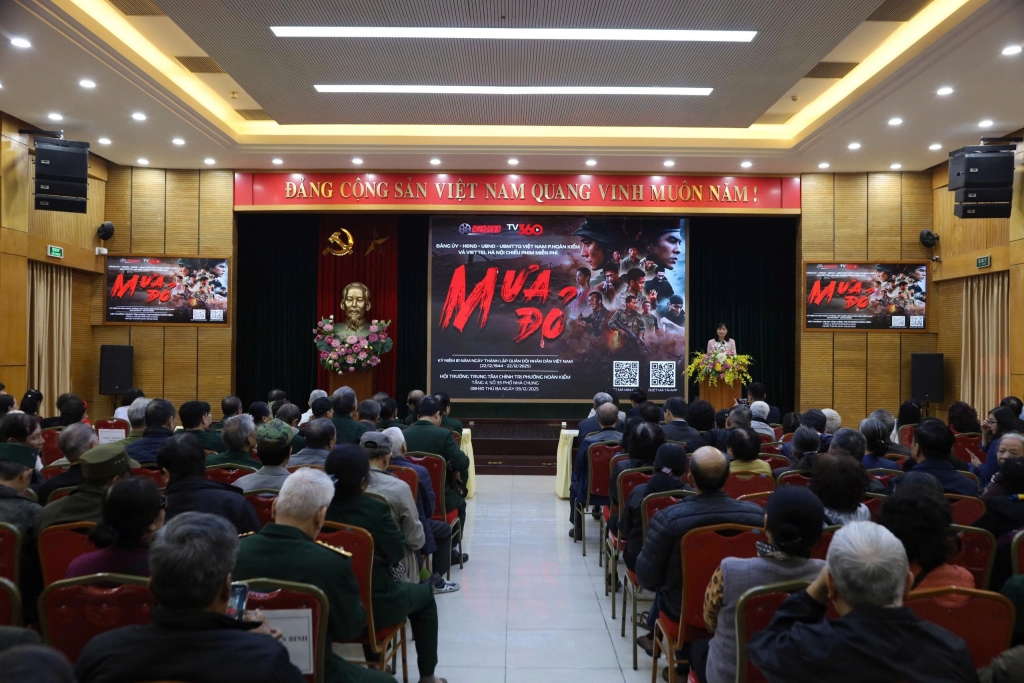 Lan tỏa tinh thần yêu nước, niềm tự hào dân tộc qua chương trình chiếu phim “Mưa đỏ” - ảnh 1