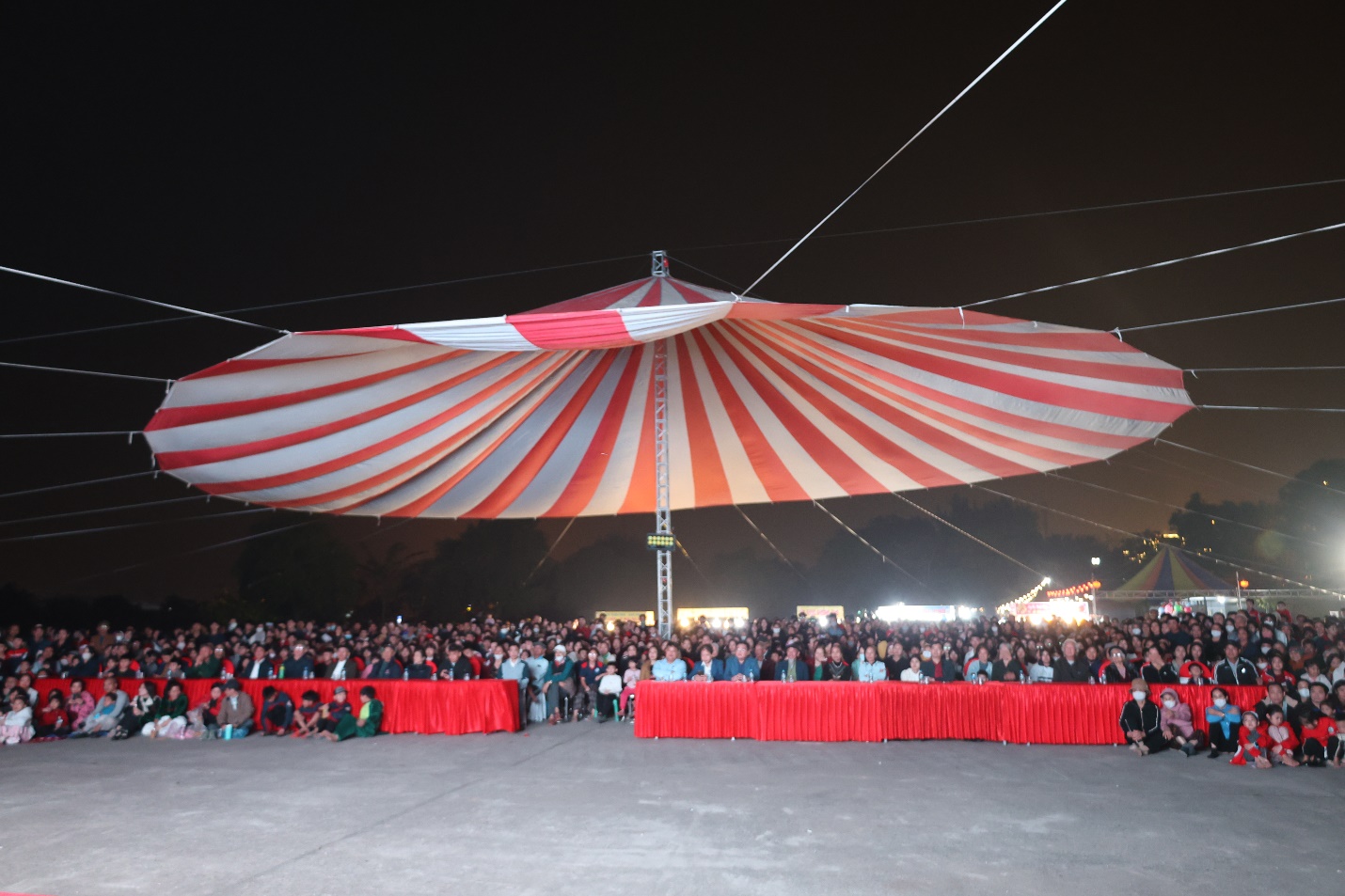 Lan tỏa tinh thần yêu nước, niềm tự hào dân tộc qua chương trình chiếu phim “Mưa đỏ” - ảnh 7