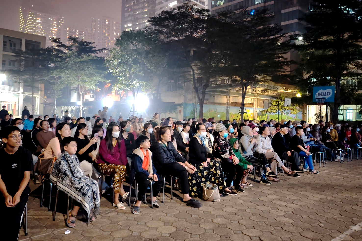 Lan tỏa tinh thần yêu nước, niềm tự hào dân tộc qua chương trình chiếu phim “Mưa đỏ” - ảnh 4