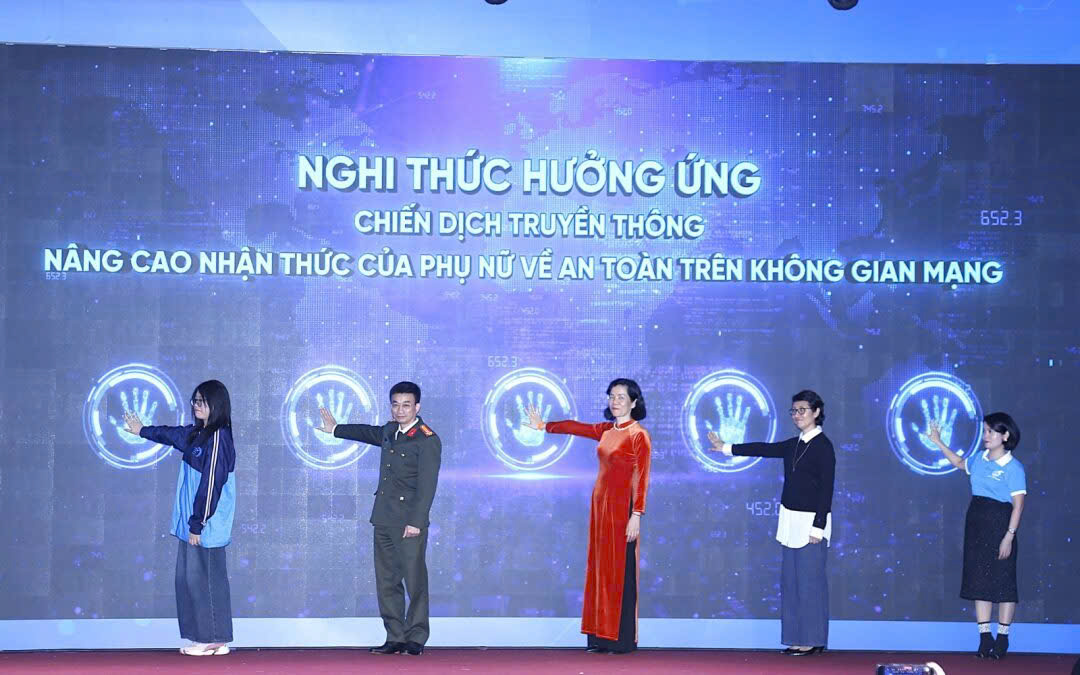 Kết nối “3 an” giúp phụ nữ làm chủ không gian mạng - ảnh 3