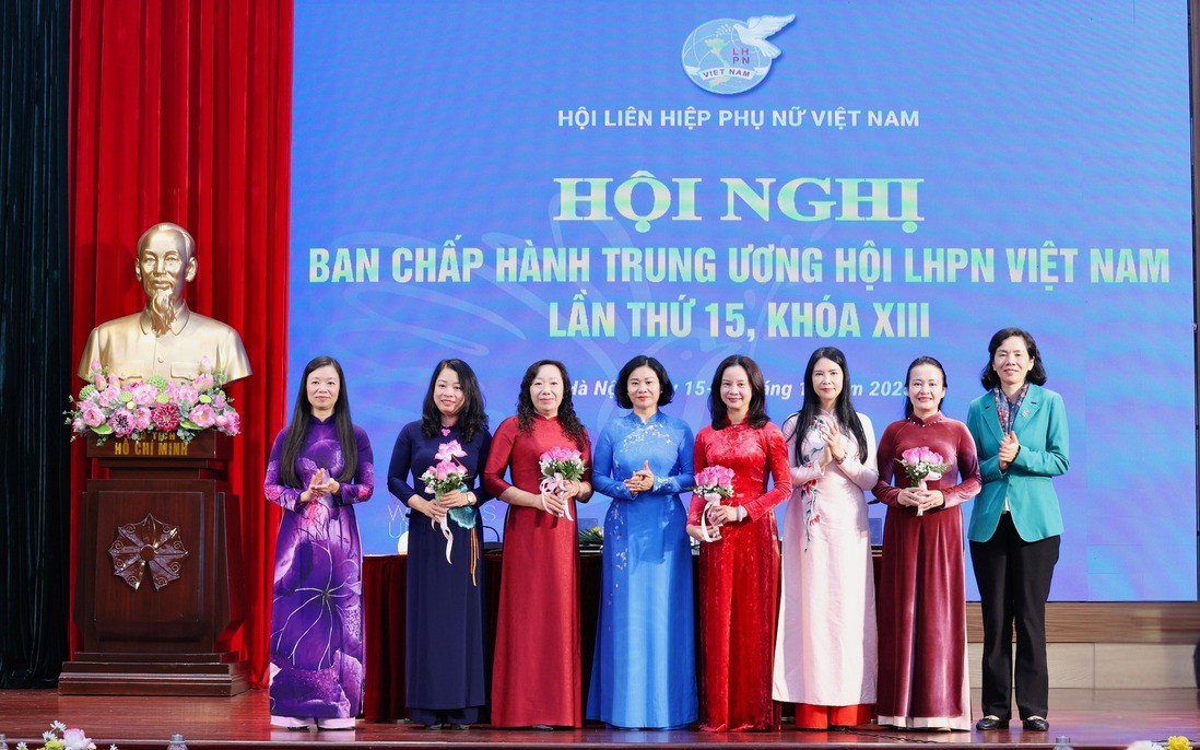 Bầu 5 đồng chí tham gia Ban Chấp hành TƯ Hội LHPN Việt Nam khóa XIII, nhiệm kỳ 2022-2027 - ảnh 1