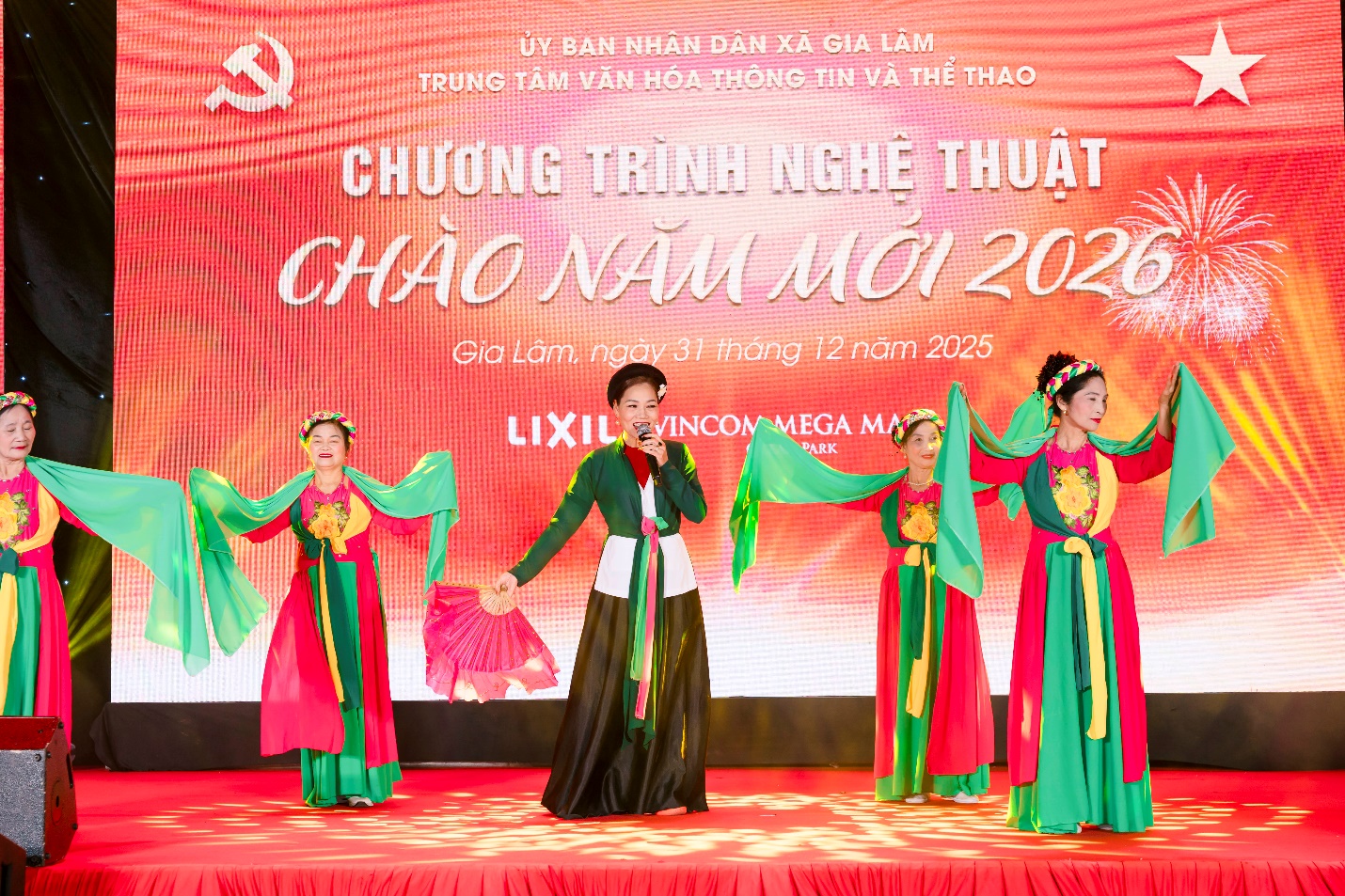 Tưng bừng chương trình nghệ thuật chào đón năm mới 2026 - ảnh 6