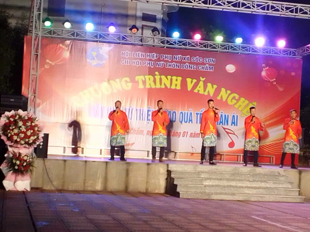 Hội LHPN xã Sóc Sơn: “Xuân yêu thương - Tết gắn kết”, trao quà cho phụ nữ và trẻ em có hoàn cảnh khó khăn  - ảnh 7