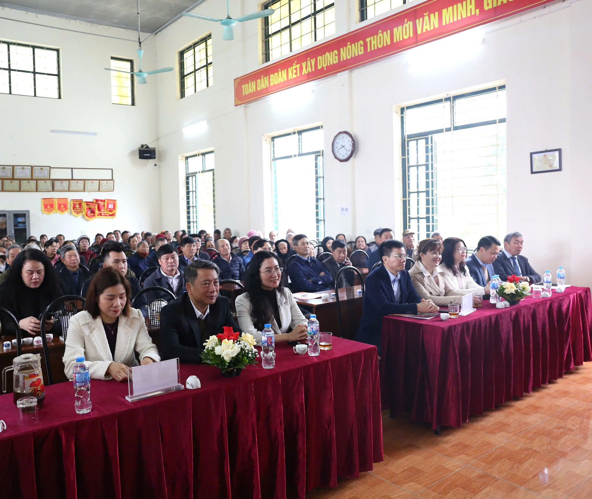 Xã Sóc Sơn gắn biển công trình “Dân vận khéo” chào mừng thành công đại hội Đảng toàn quốc lần thứ XIV - ảnh 2