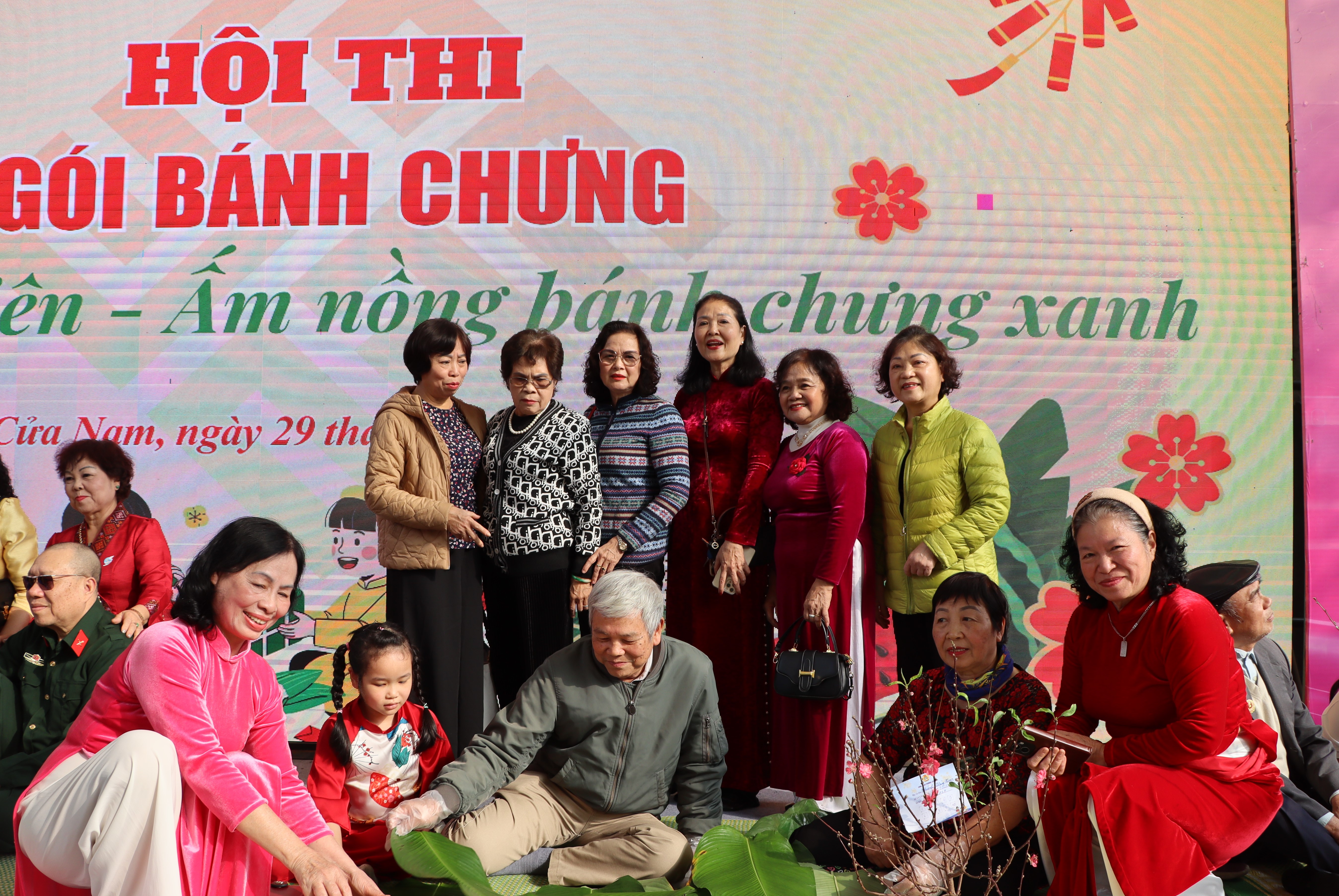 Phường Cửa Nam: Ấm áp chương trình “Tết sum vầy - Xuân ơn Đảng” - ảnh 8