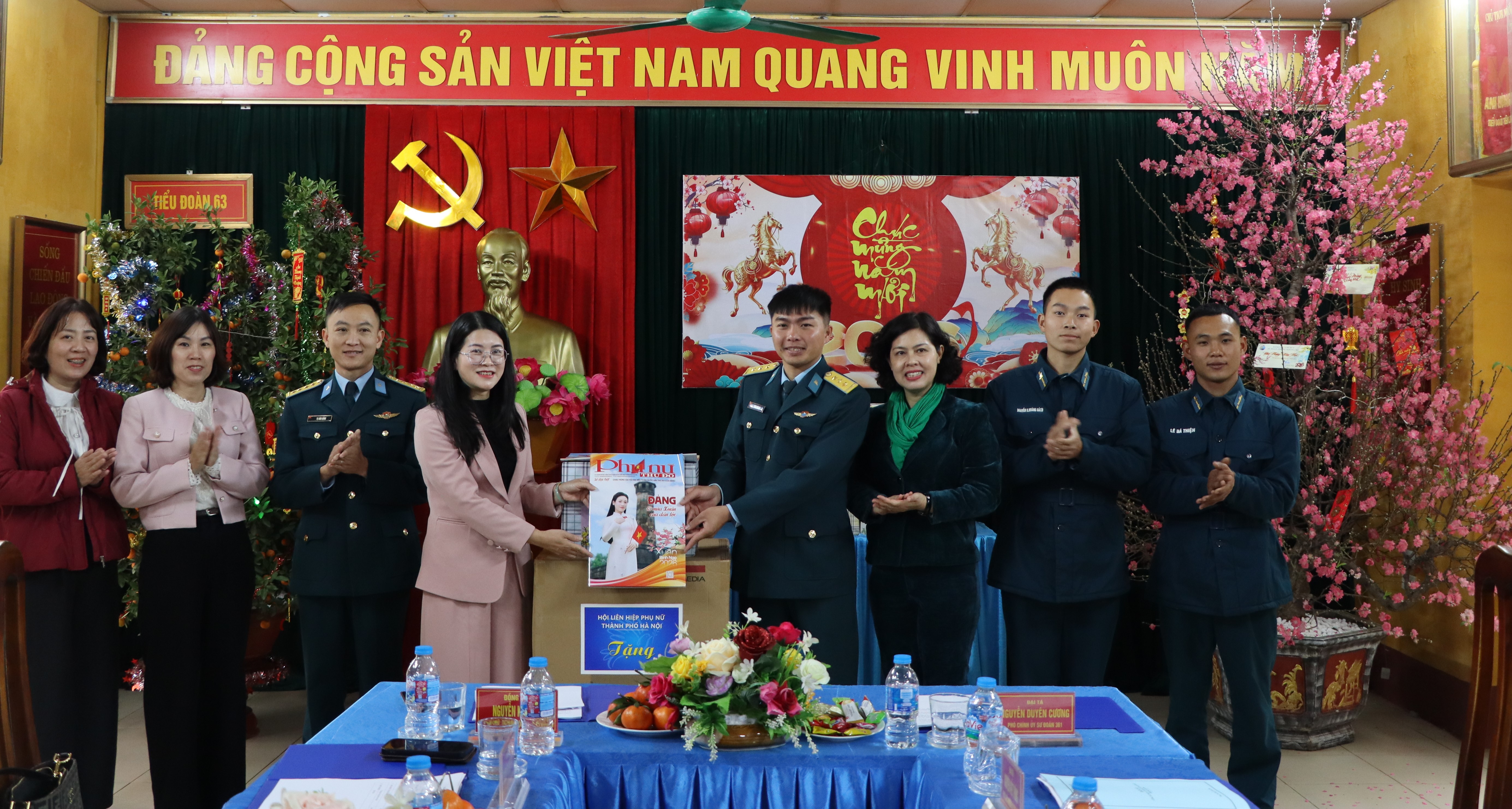 Hội LHPN Hà Nội thăm, chúc Tết Sư đoàn Phòng không 361 và các đơn vị trực thuộc - ảnh 9