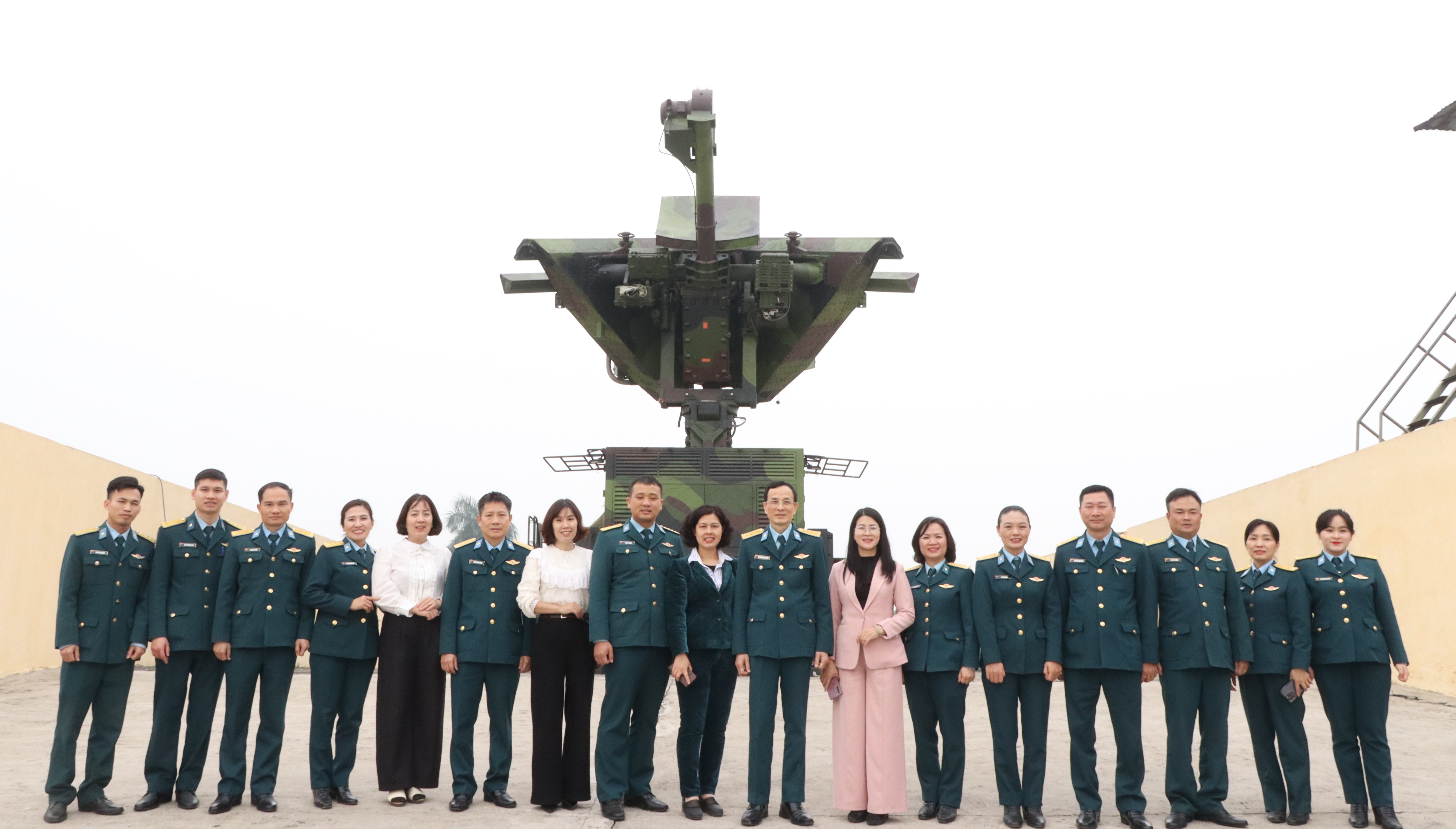 Hội LHPN Hà Nội thăm, chúc Tết Sư đoàn Phòng không 361 và các đơn vị trực thuộc - ảnh 26