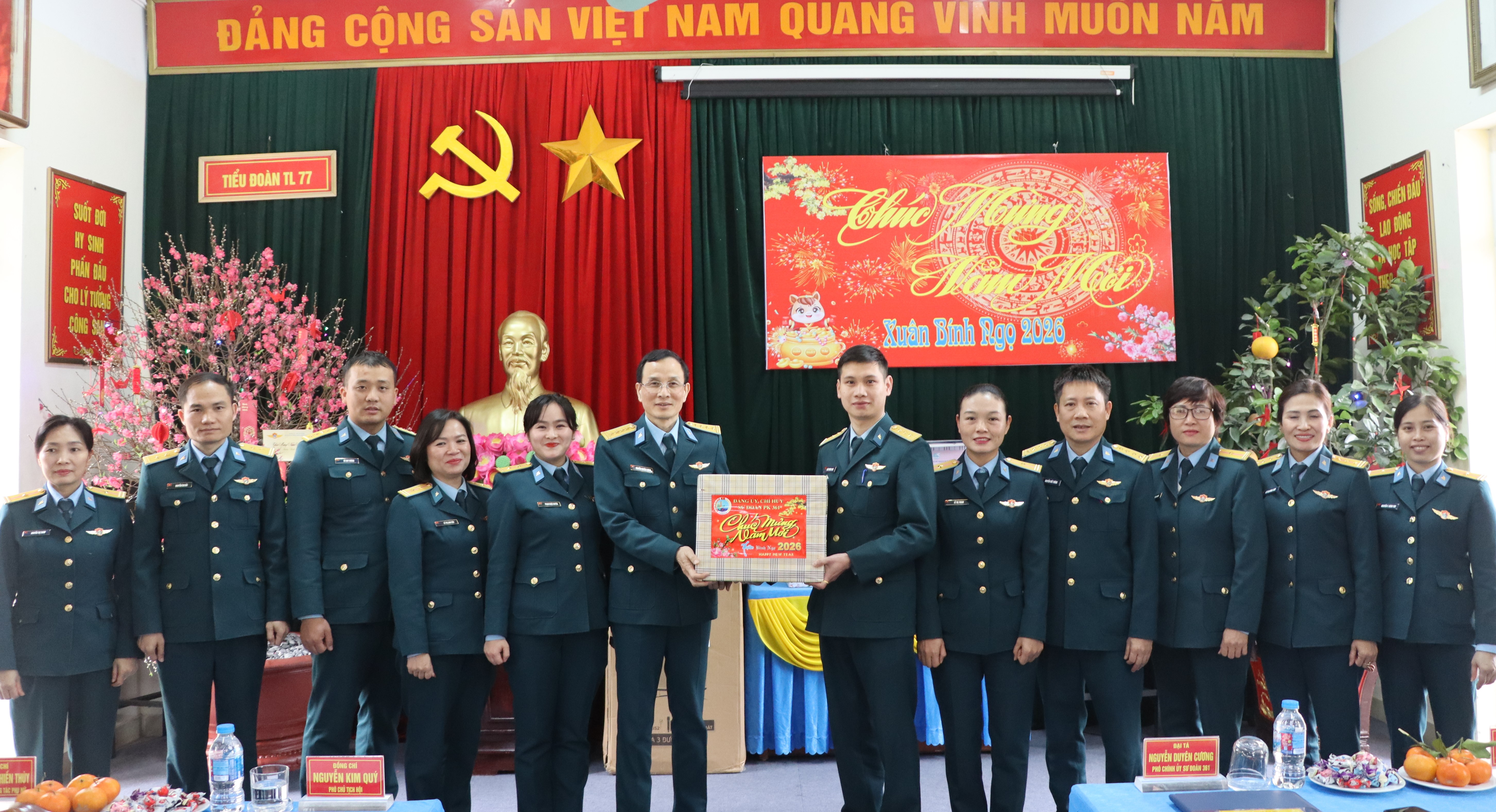 Hội LHPN Hà Nội thăm, chúc Tết Sư đoàn Phòng không 361 và các đơn vị trực thuộc - ảnh 25