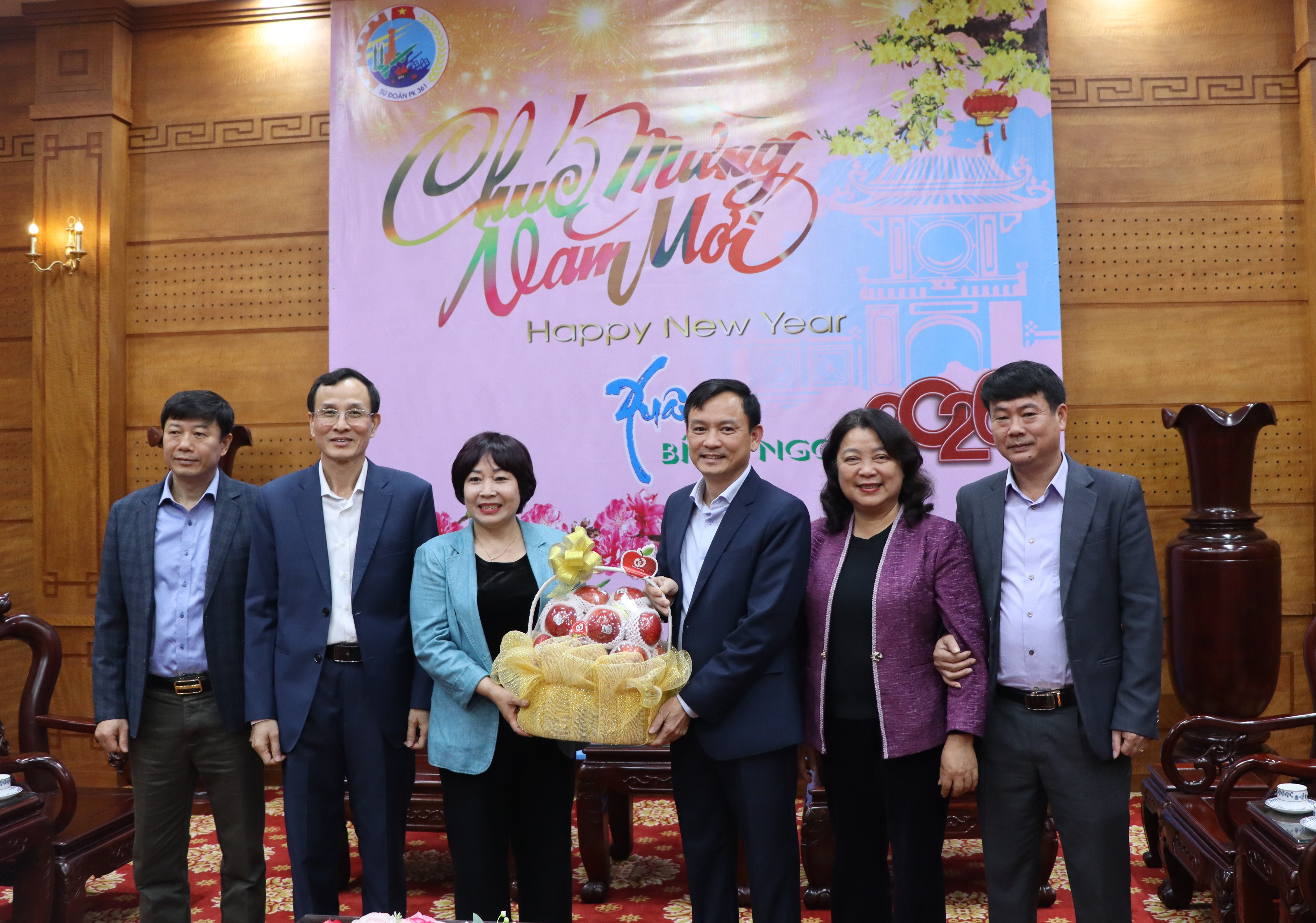 Hội LHPN Hà Nội thăm, chúc Tết Sư đoàn Phòng không 361 và các đơn vị trực thuộc - ảnh 4