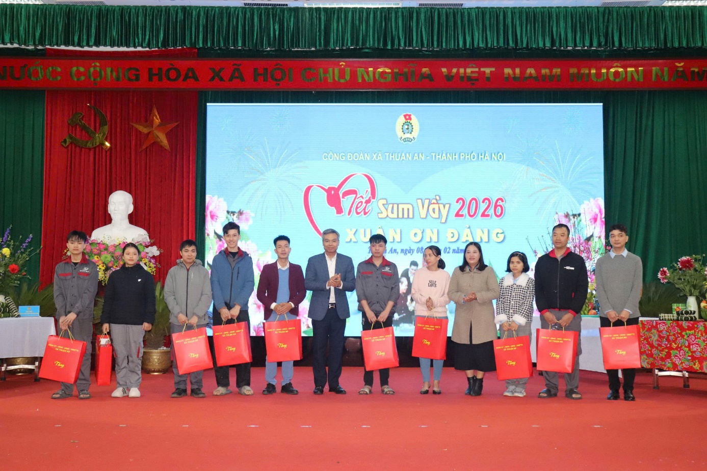 Xã Thuận An tổ chức chương trình “Tết sum vầy - Xuân ơn Đảng”  - ảnh 2