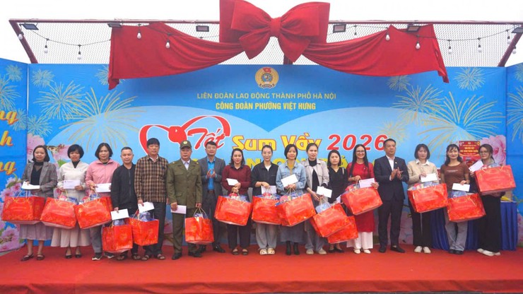 Phường Việt Hưng chăm lo Tết cho đoàn viên, người lao động  - ảnh 1