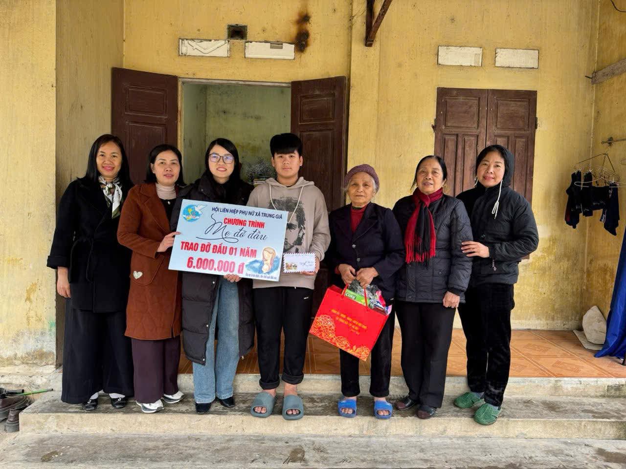 Hội LHPN xã Trung Giã lan tỏa chương trình “Mẹ đỡ đầu” giúp đỡ trẻ có hoàn cảnh khó khăn trên địa bàn - ảnh 3