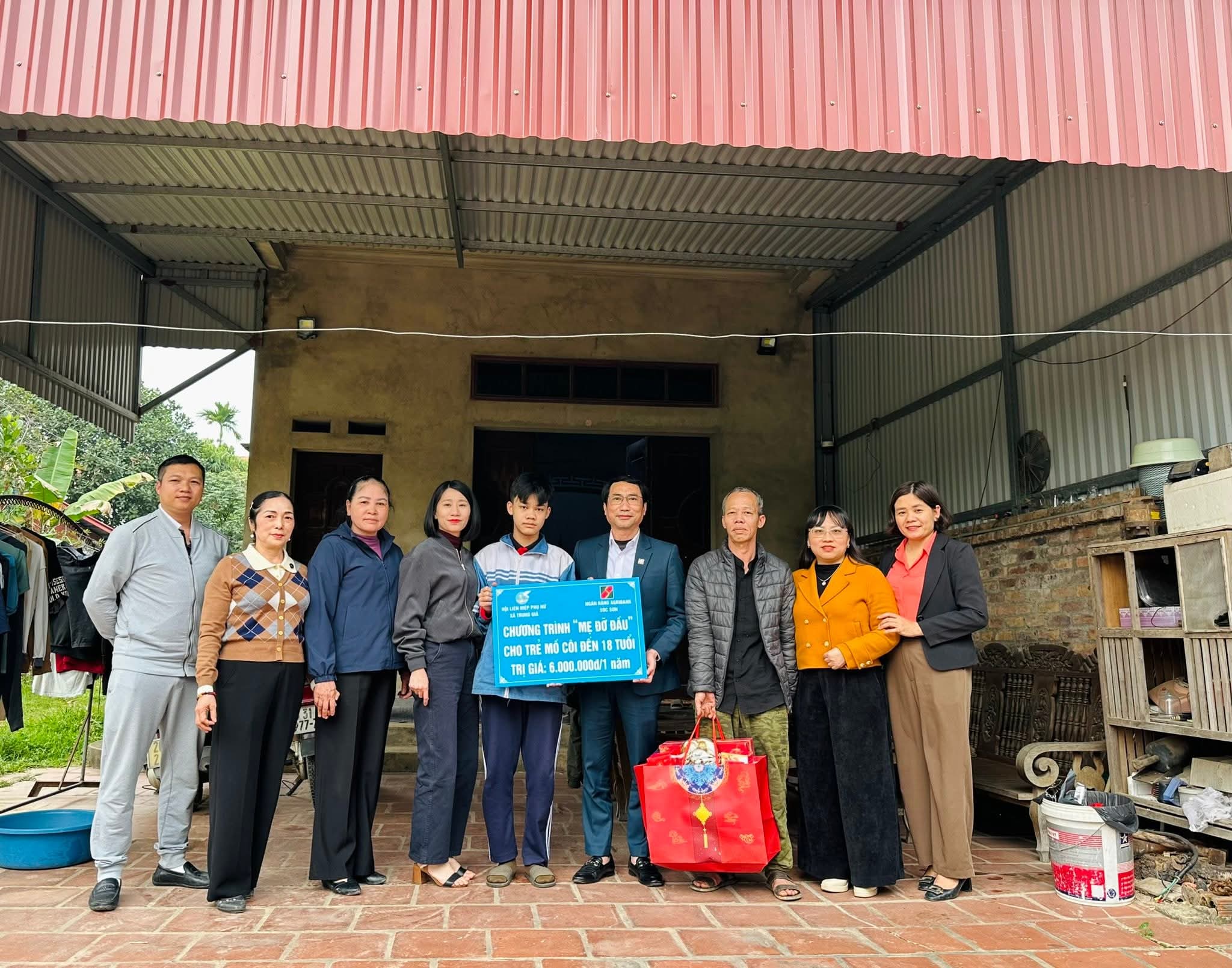 Hội LHPN xã Trung Giã lan tỏa chương trình “Mẹ đỡ đầu” giúp đỡ trẻ có hoàn cảnh khó khăn trên địa bàn - ảnh 1