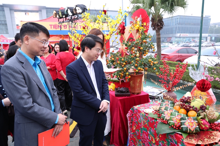 Phường Việt Hưng chăm lo Tết cho đoàn viên, người lao động  - ảnh 2