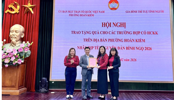 Phường Hoàn Kiếm chăm lo các đối tượng yếu thế, thực hiện công tác an sinh xã hội - ảnh 1